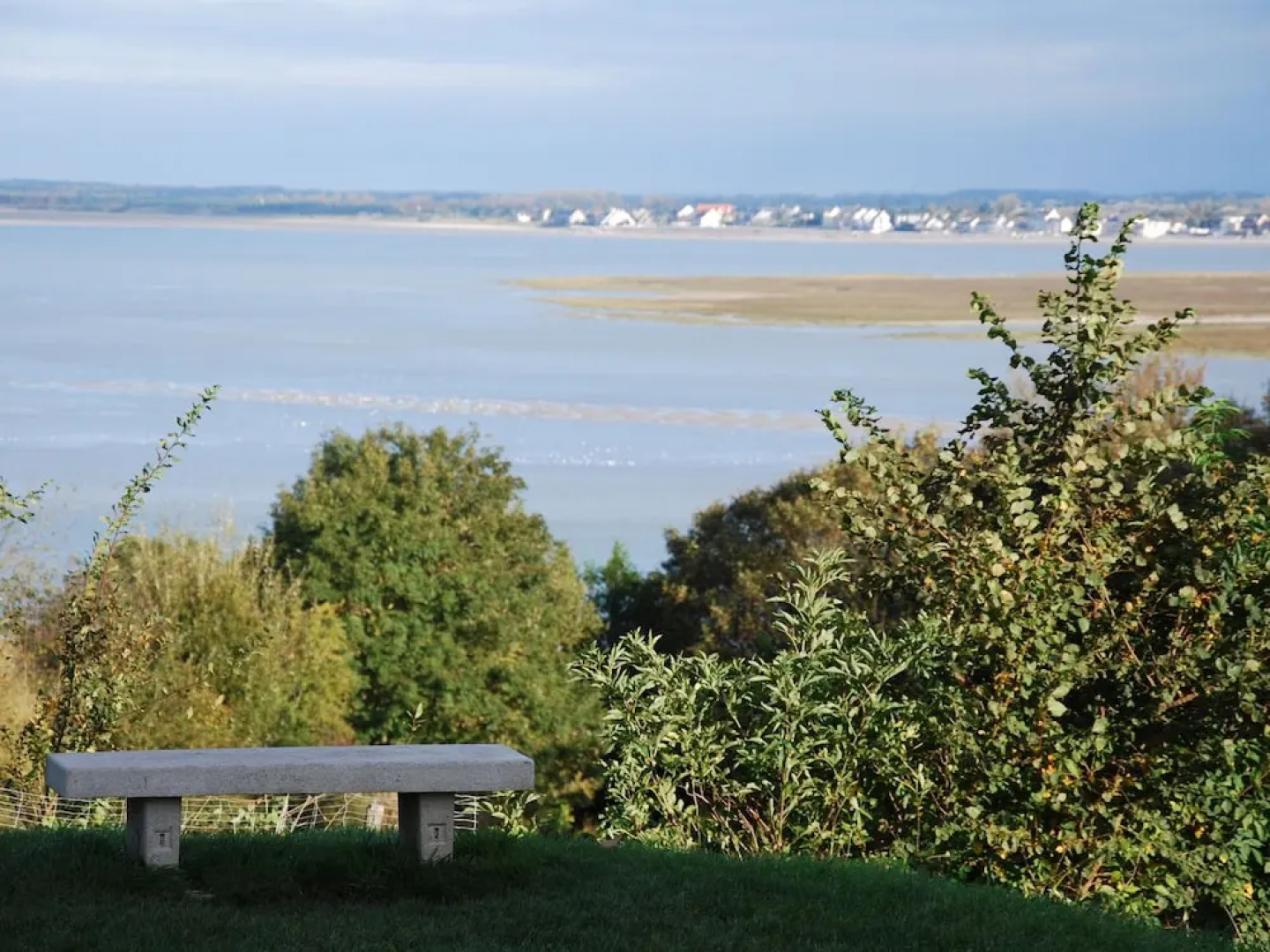 Authentic wooden holiday home in peaceful green surroundings