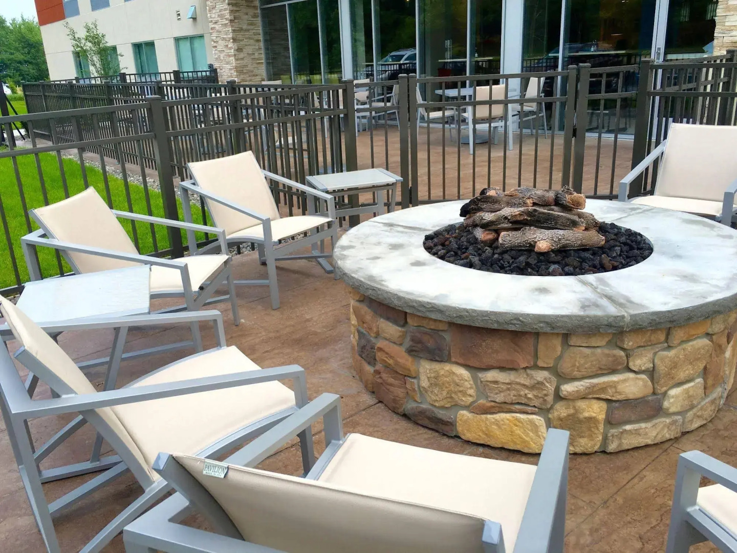 Holiday Inn Express & Suites Oswego by IHG