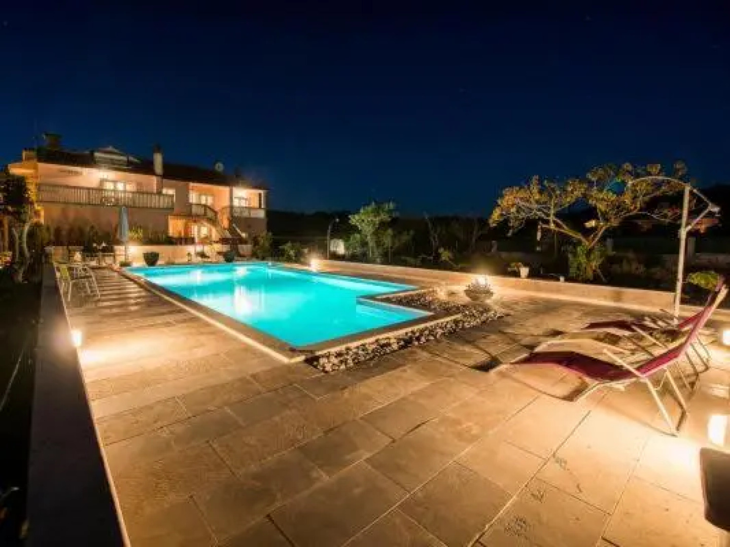 Apartments Holliday House Leylandia