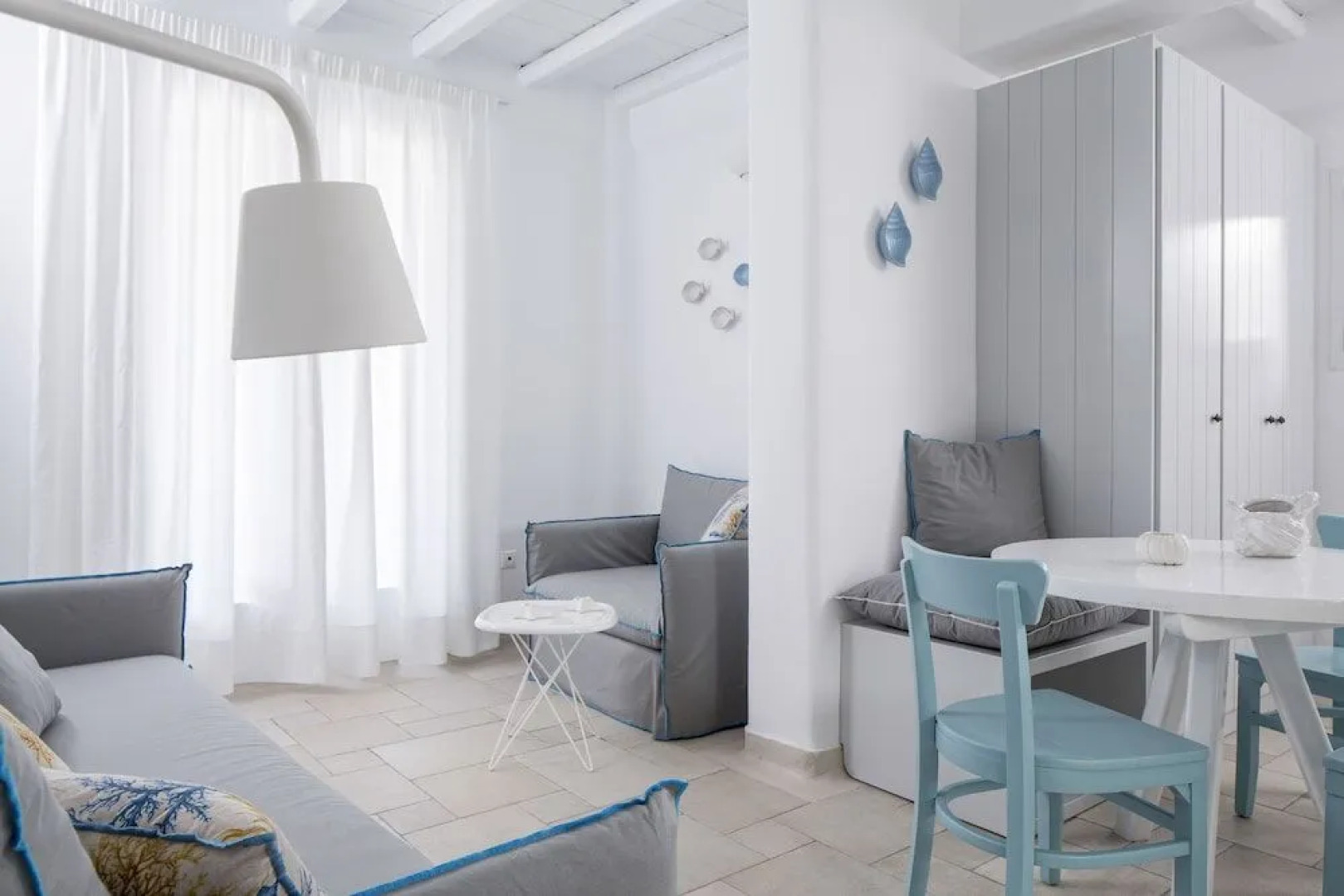 Kostantis Summer Villas and Suites