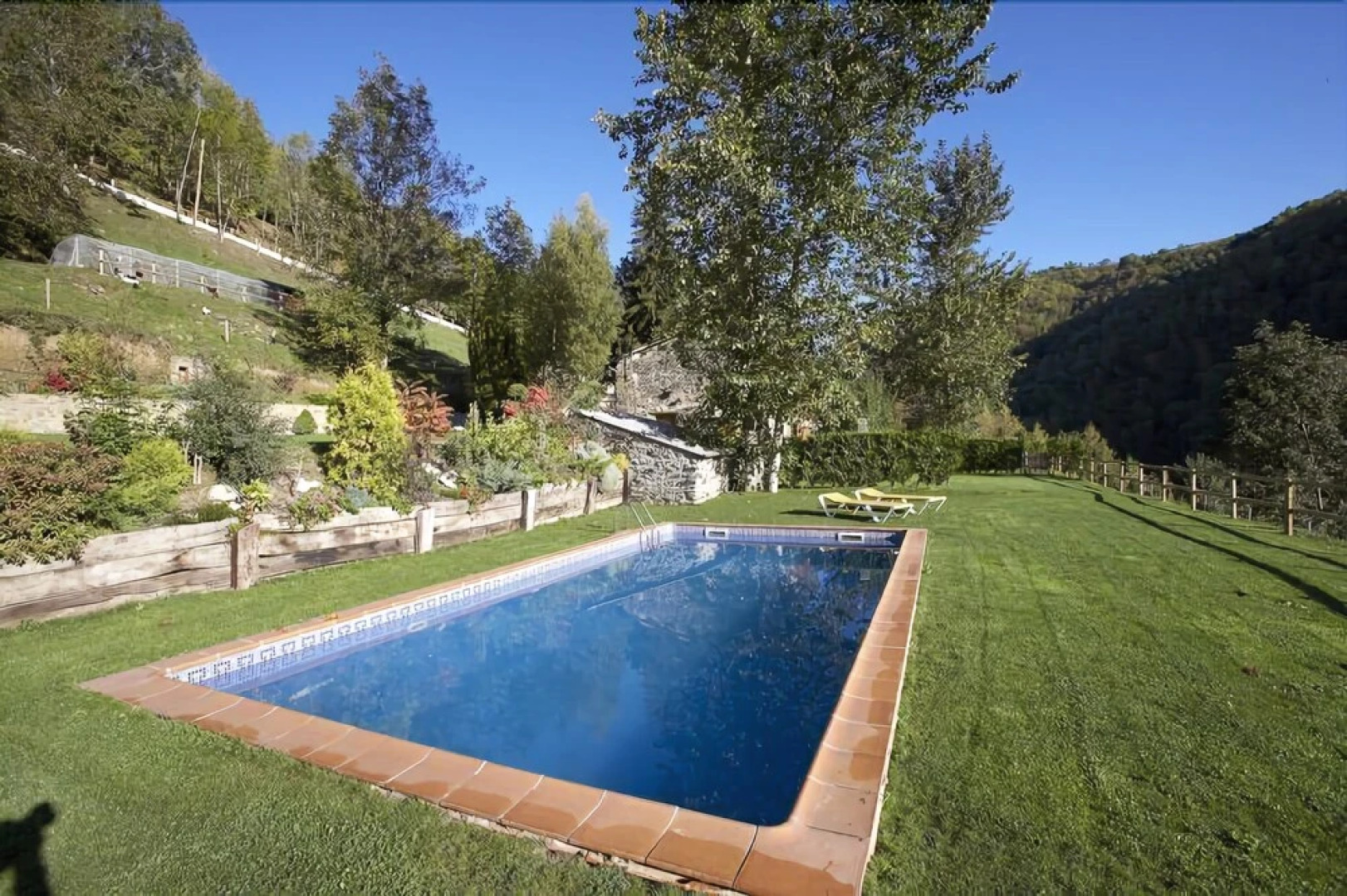 Apartamentos Rurales Les Barnedes