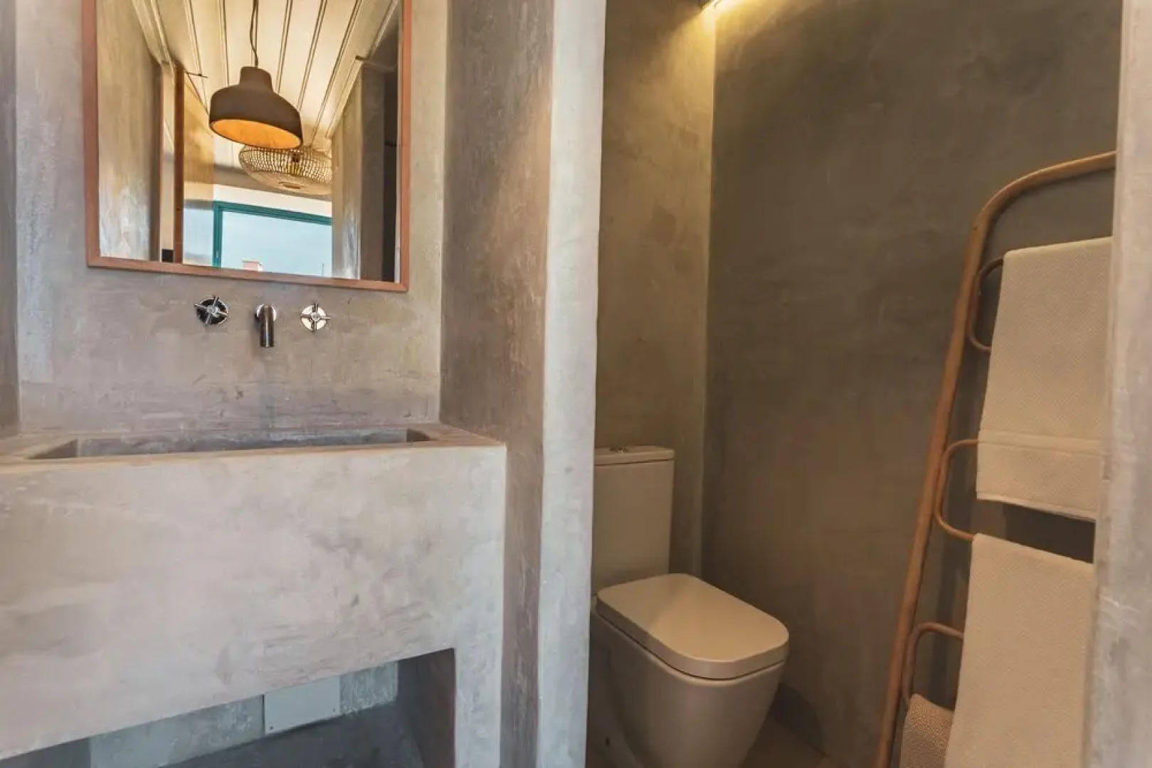 Azenhas do Mar West Coast Design & Surf