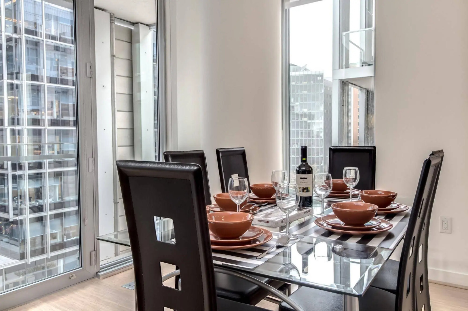 Heaven on Washington - Center of City