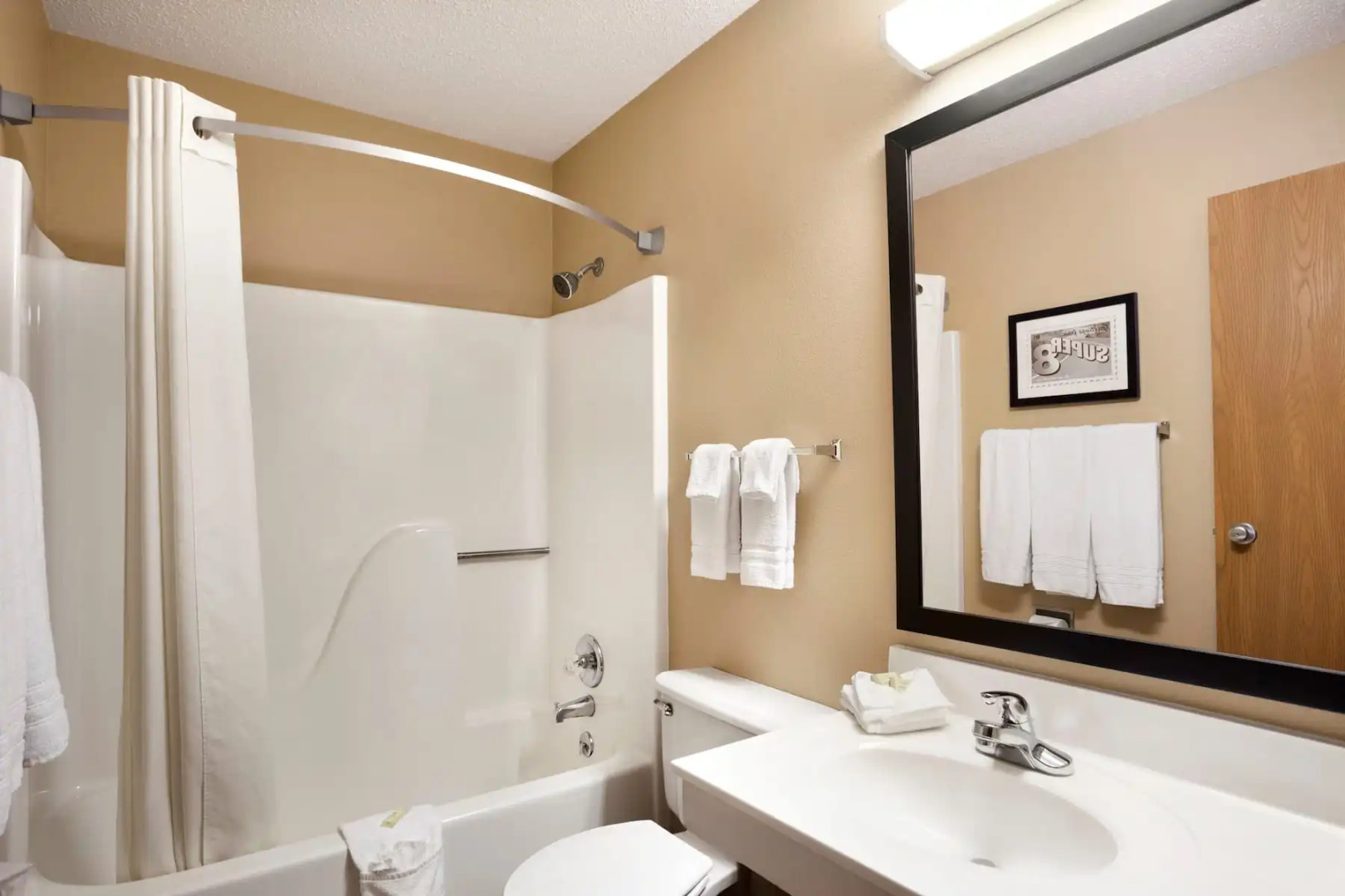 Super 8 by Wyndham Pittsburg KS