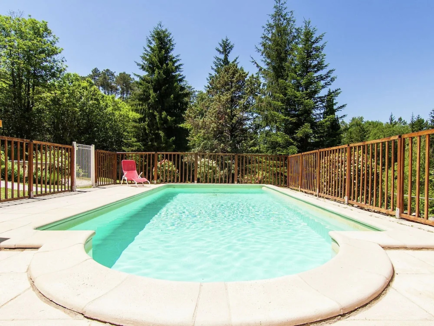 Modern Chalet in Neuvic with Private Swimming Pool