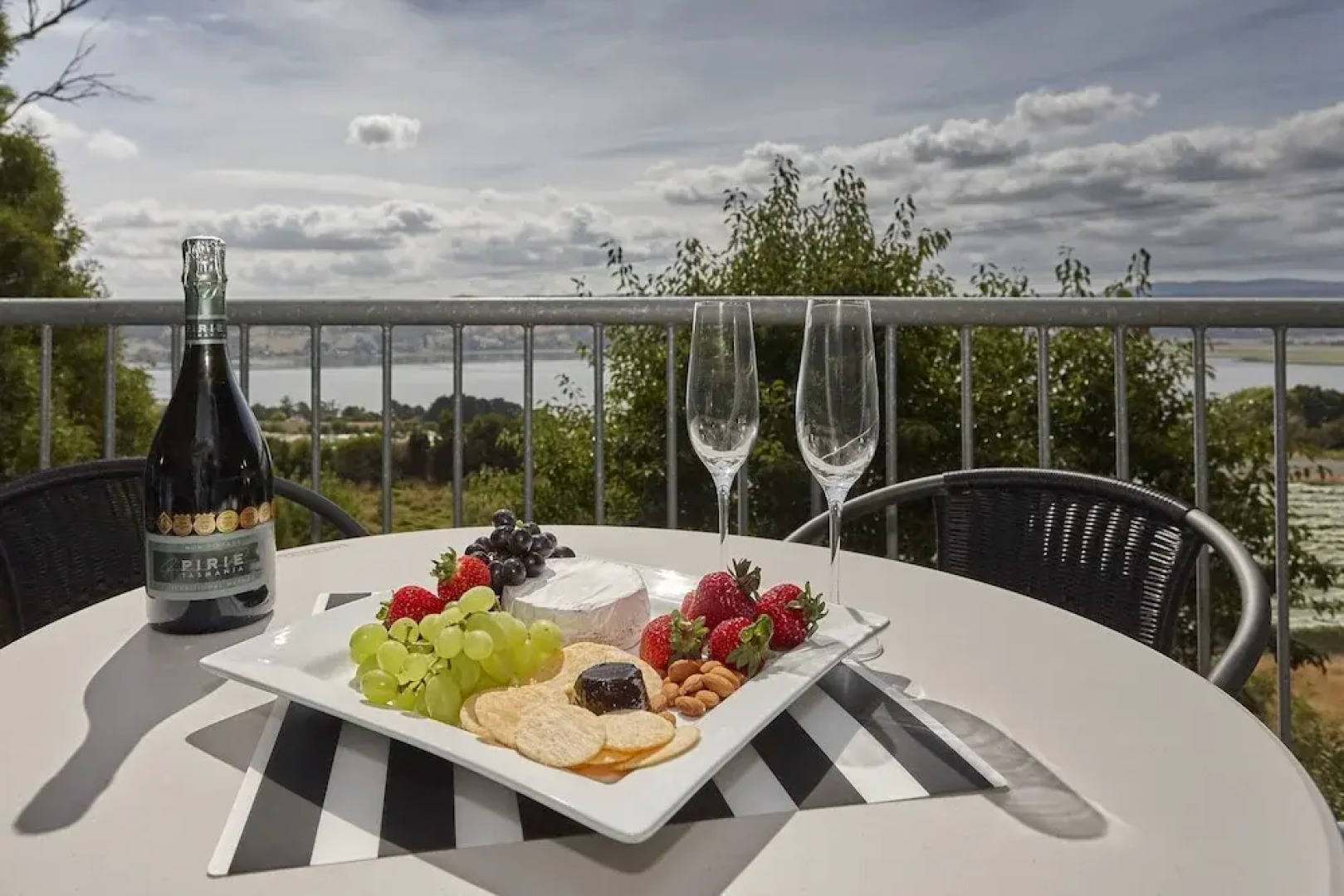 Rosevears Vineyard Retreat