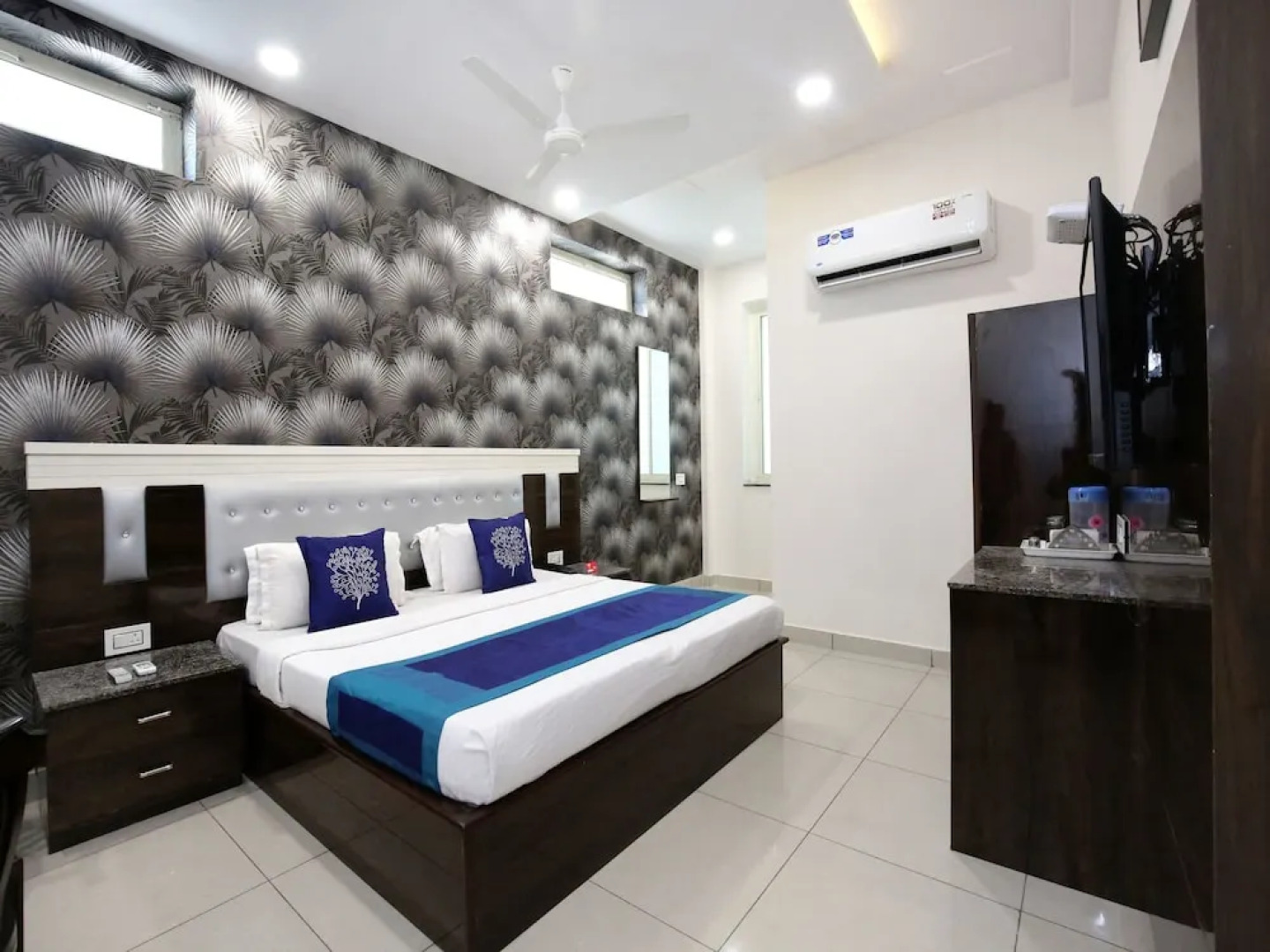 OYO 9674 Hotel Oberoi