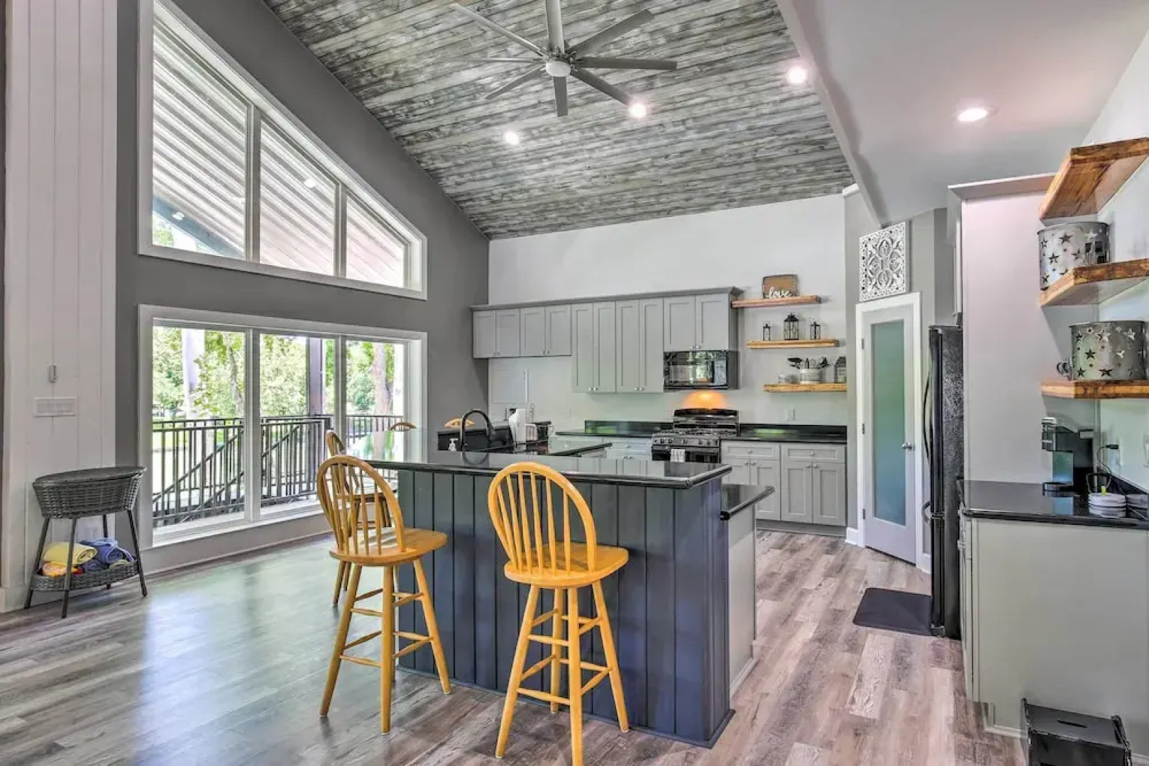 Outdoor Entertainment Space: Home in Mcqueeney