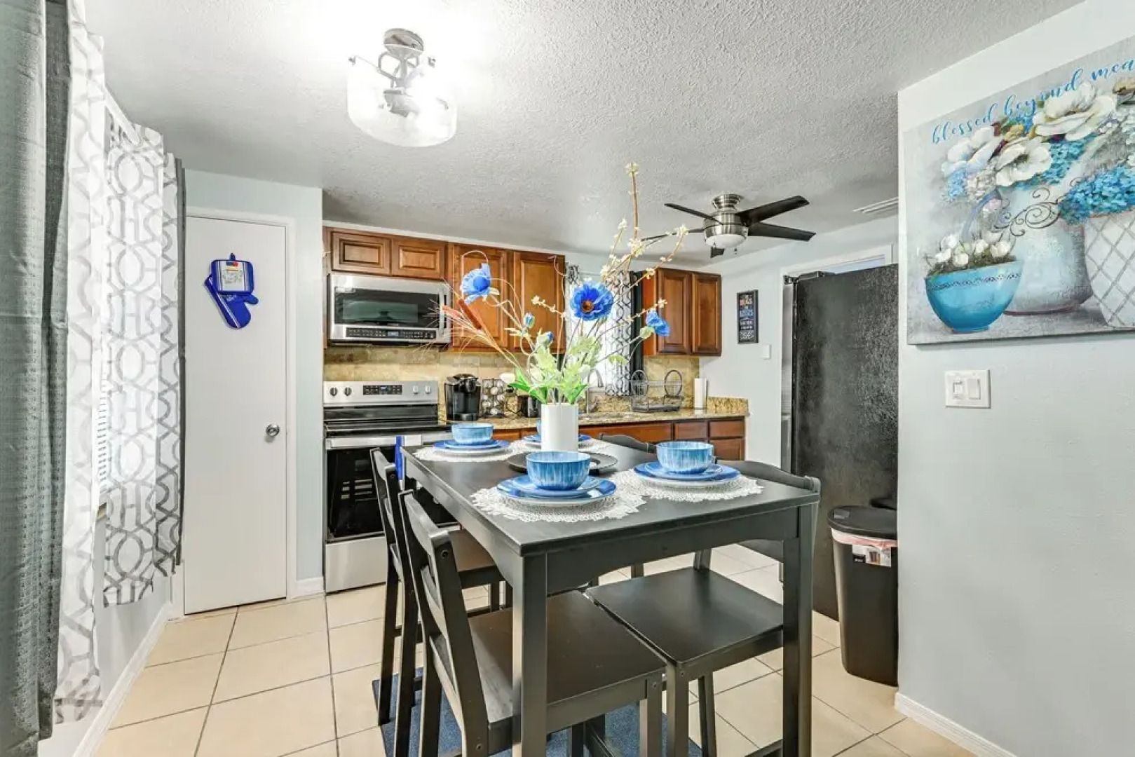 7 Mi to Busch Gardens: Tampa Gem w/ Yard!