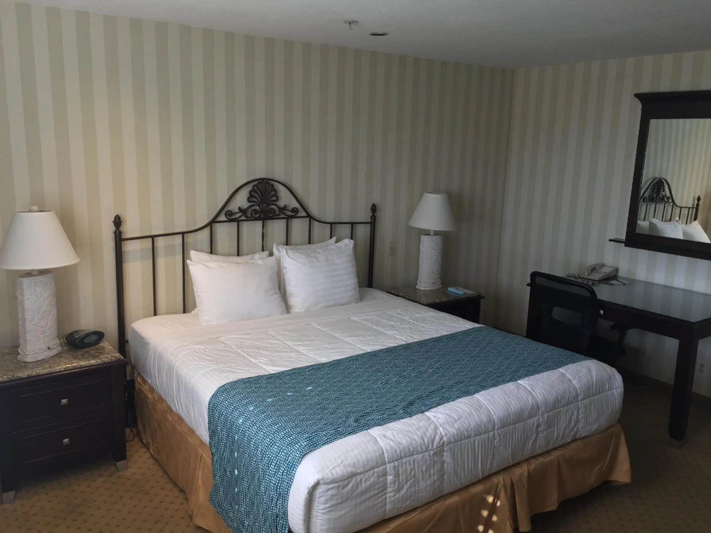 Best Western Plus Laguna Brisas Spa Hotel