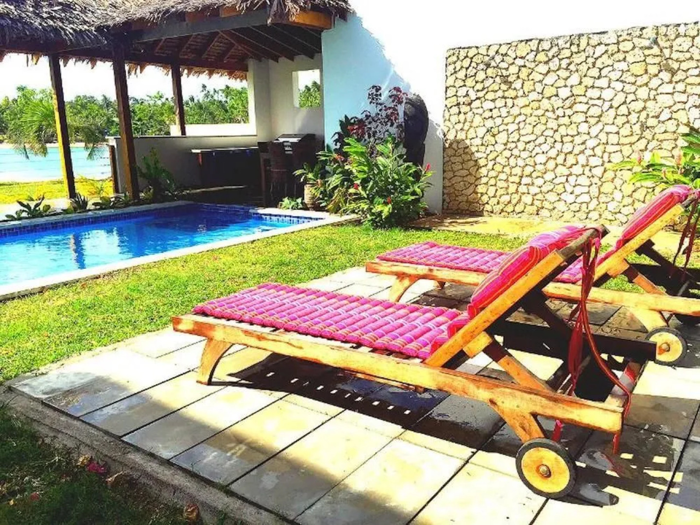 Paradise Point Views