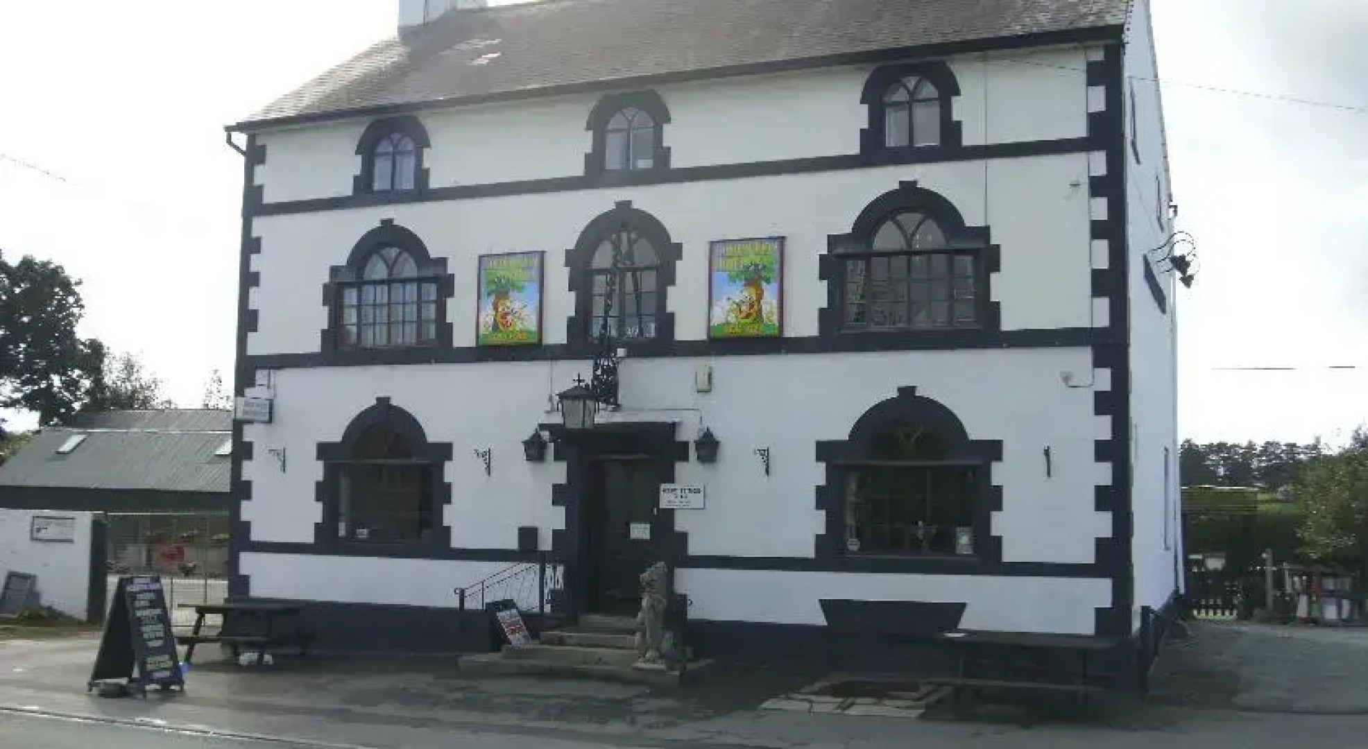 The Golden Lion Hotel