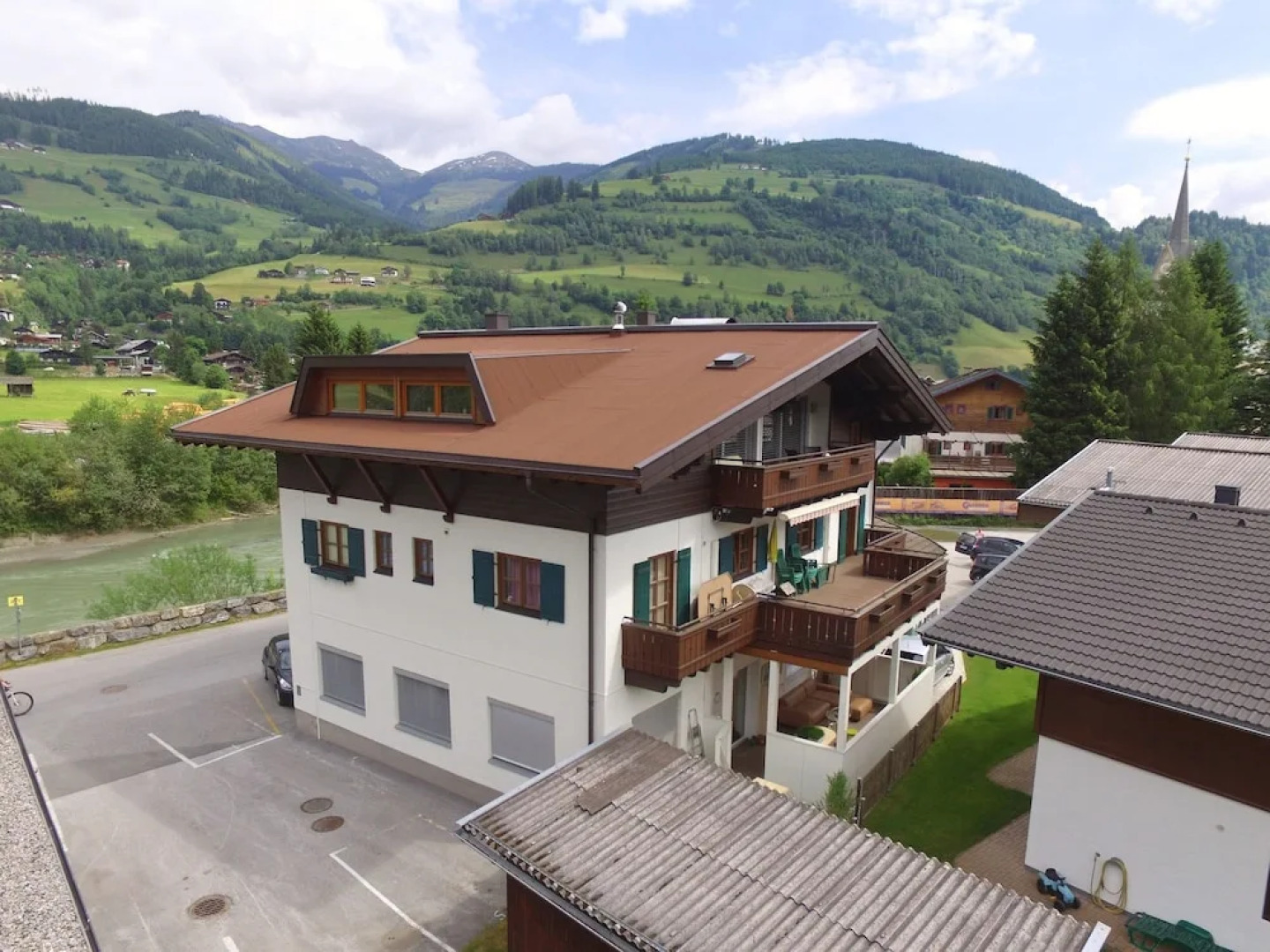 Modern Apartment Near Ski Area in Niedernsill