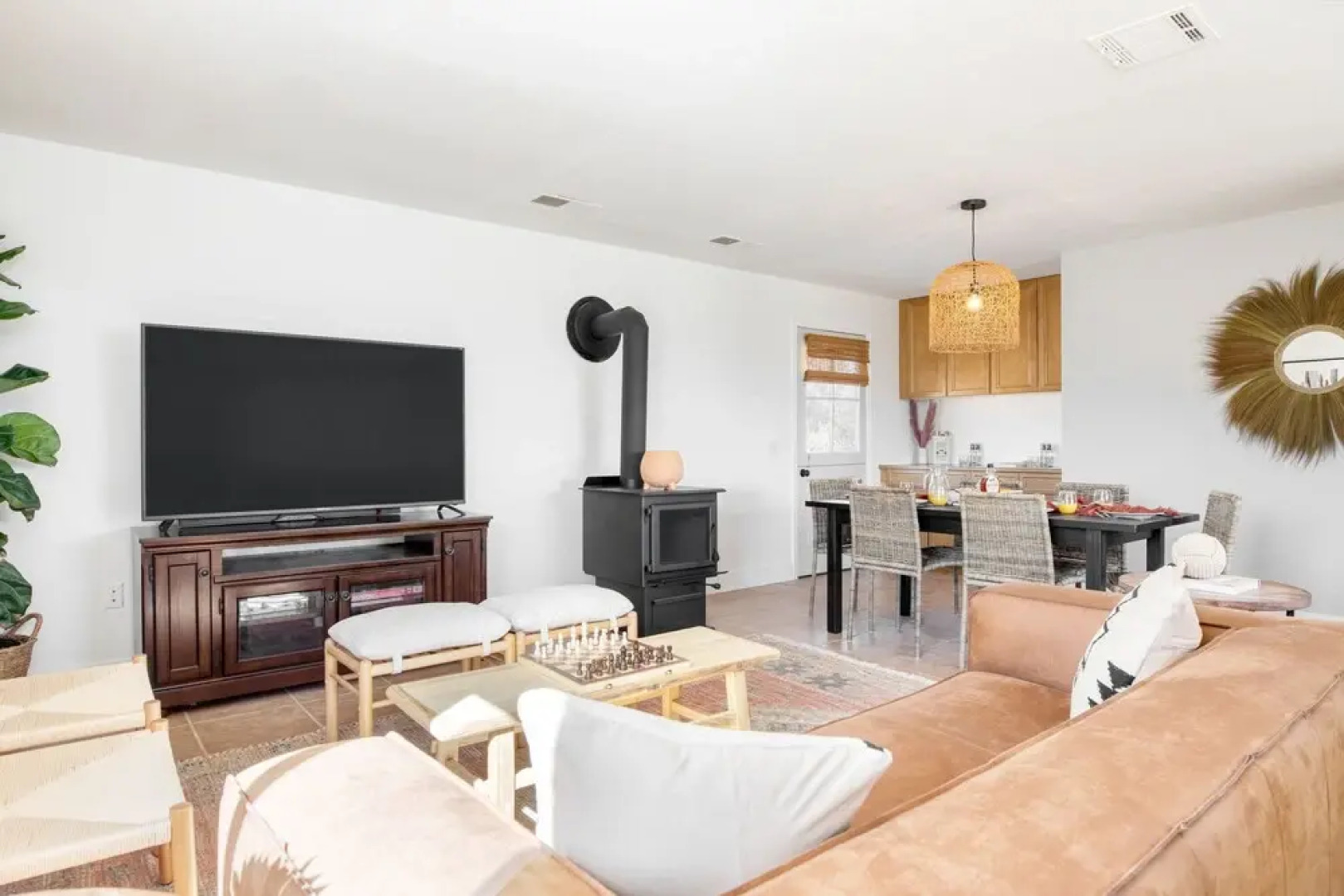 Rhythm by Avantstay Stunning Home w/ Pool, Hot Tub & Sweeping Views