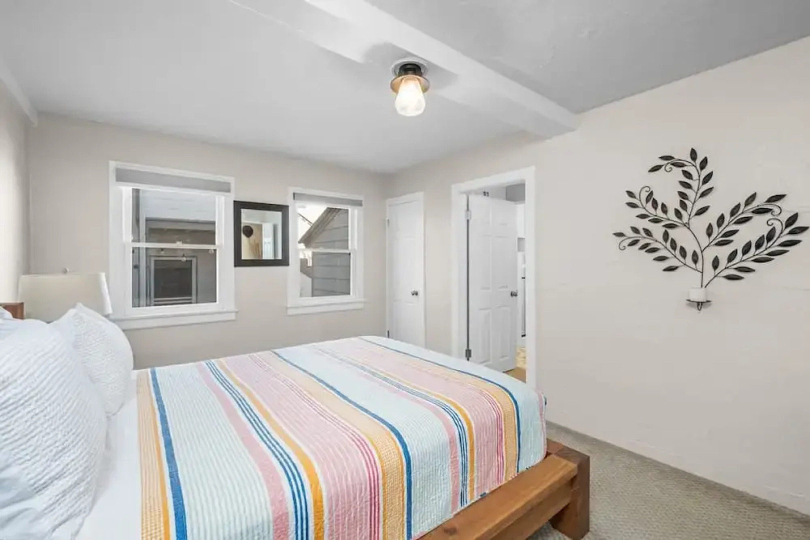 Beachside Bungalow 5 Minute Walk From the Shore