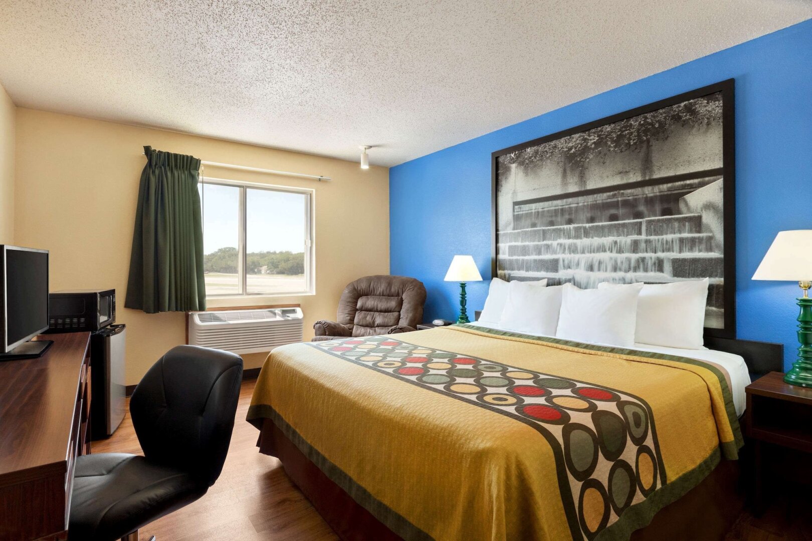 Super 8 By Wyndham Waco University Area