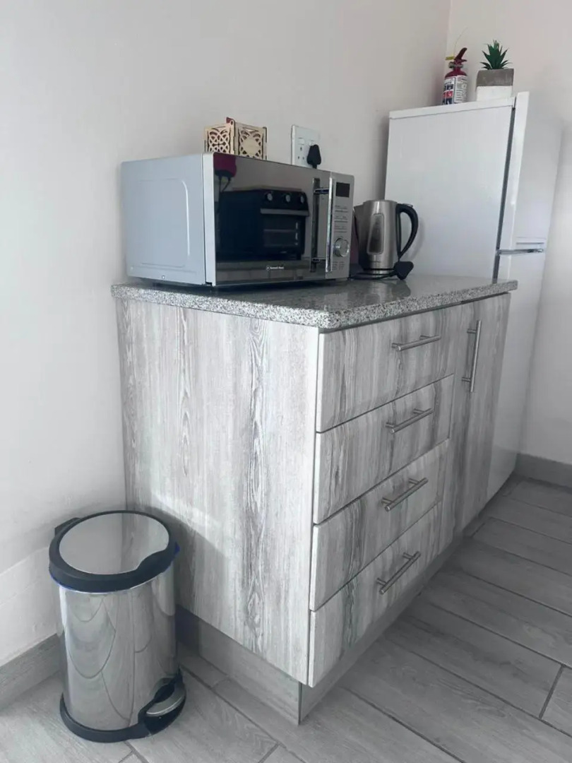 14 on Braemar Studio Apartment