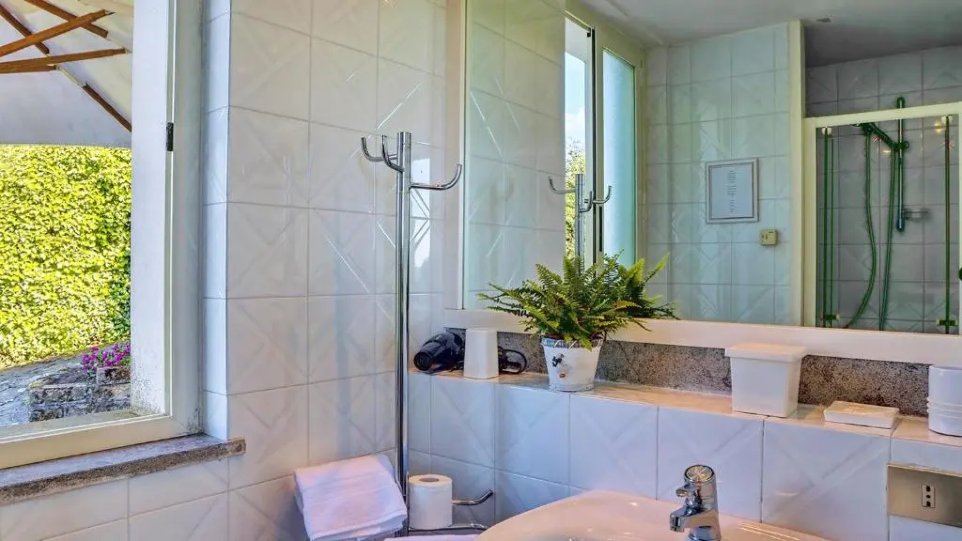 LANUVIUM 10, Emma Villas