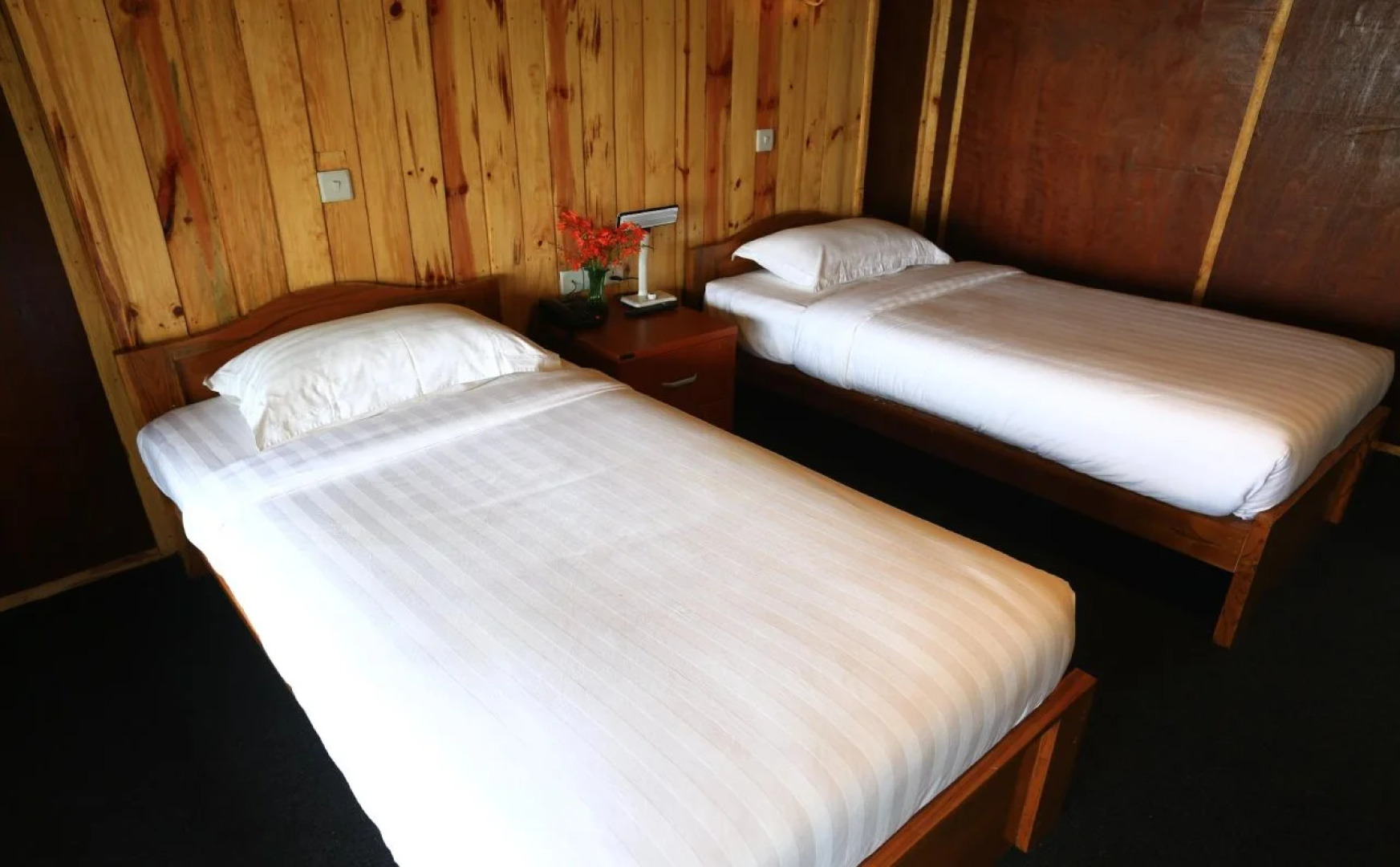 The Floral Breeze Hotel Mt.Victoria