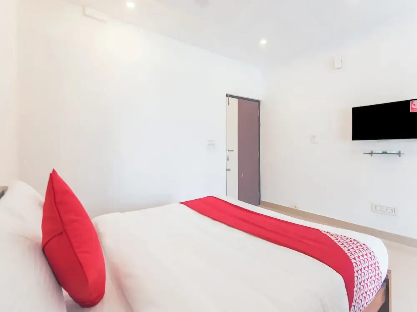 OYO 26769 Vijaya Comfort Inn