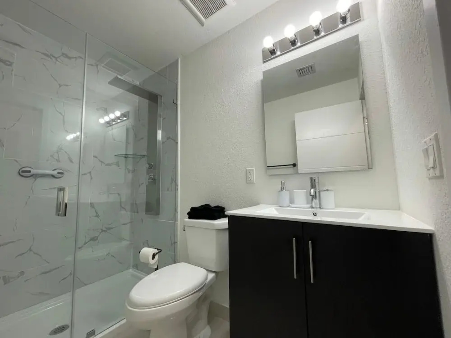 Breathtaking Sky Terrace 4BR/4BA BBQ/BAR  - New Home