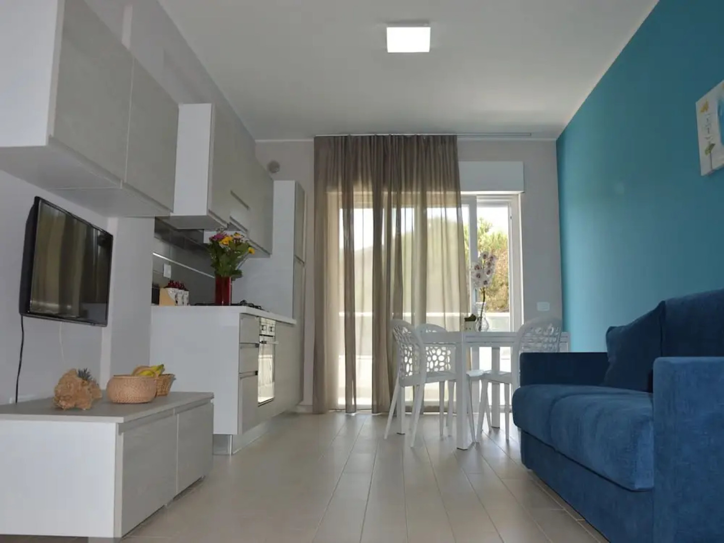 Residence With Pool in Roseto Degli Abruzzi Near the Sea