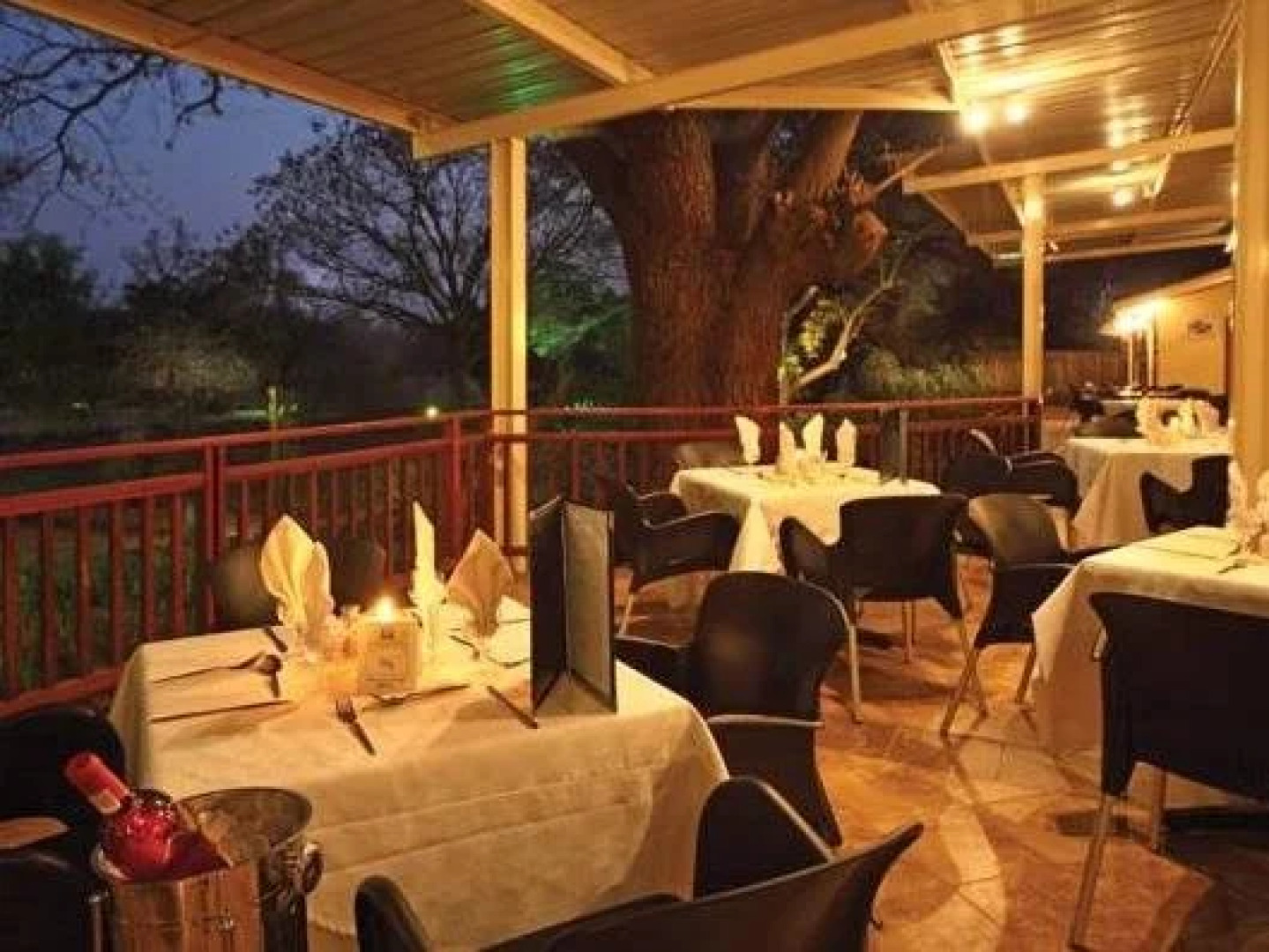 Gooderson SanRock Resort & Conference Centre