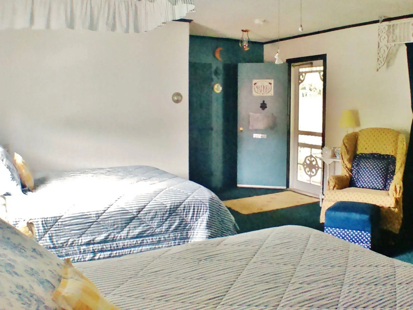 Maple Leaf Cottage Inn