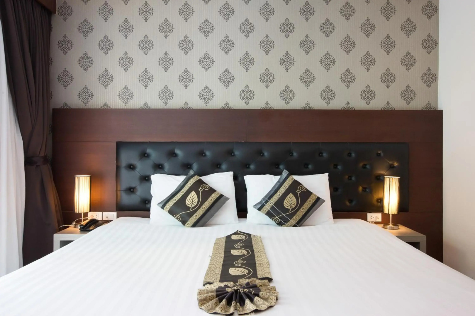 Hemingways Silk Hotel