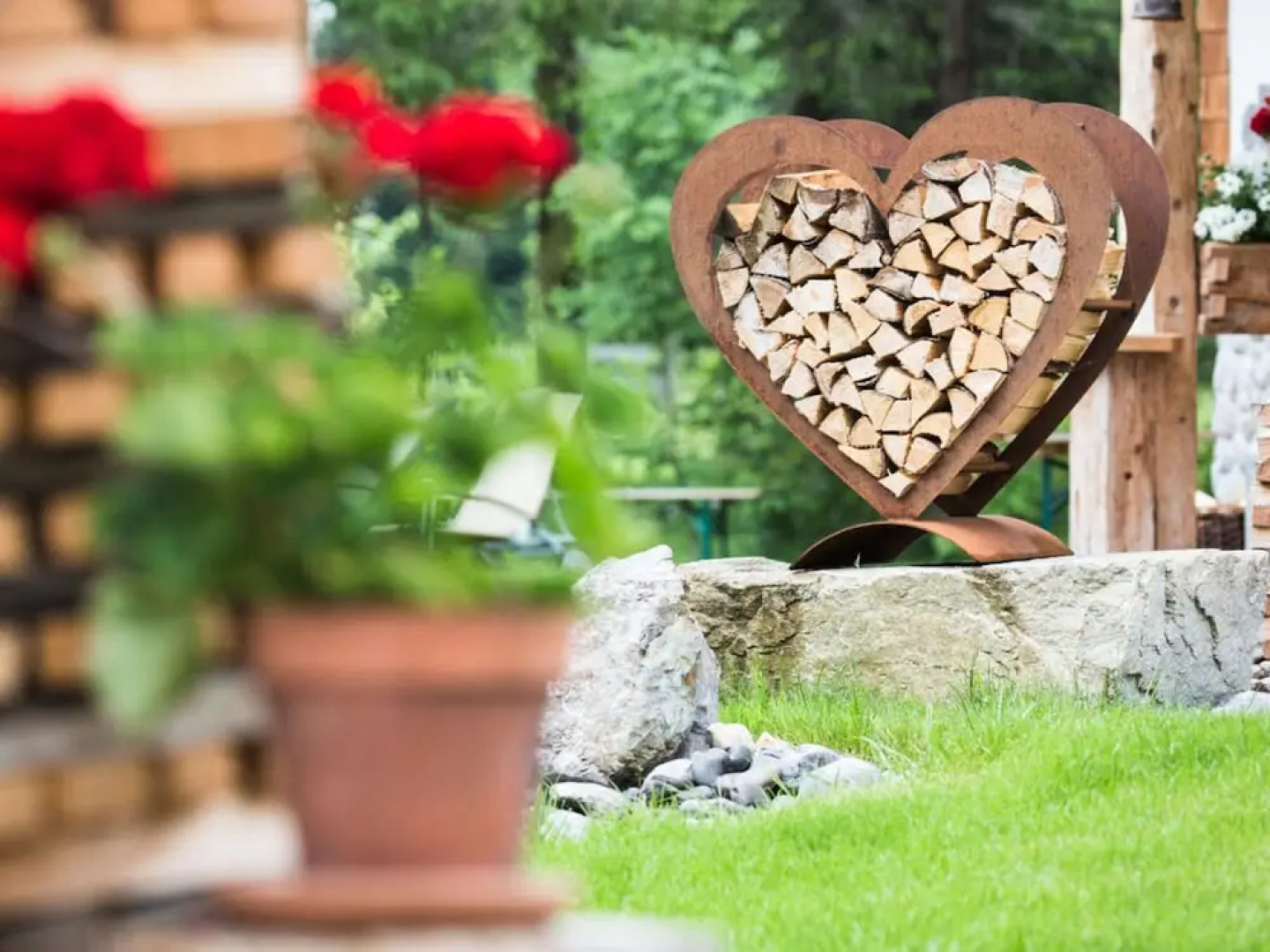 Felsenhutte Modern Retreat