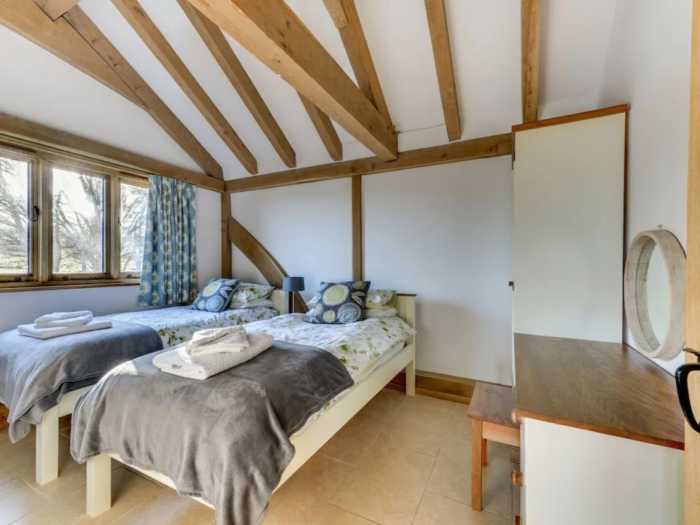 Magnific Holiday Home in Stone Oxney With Garden