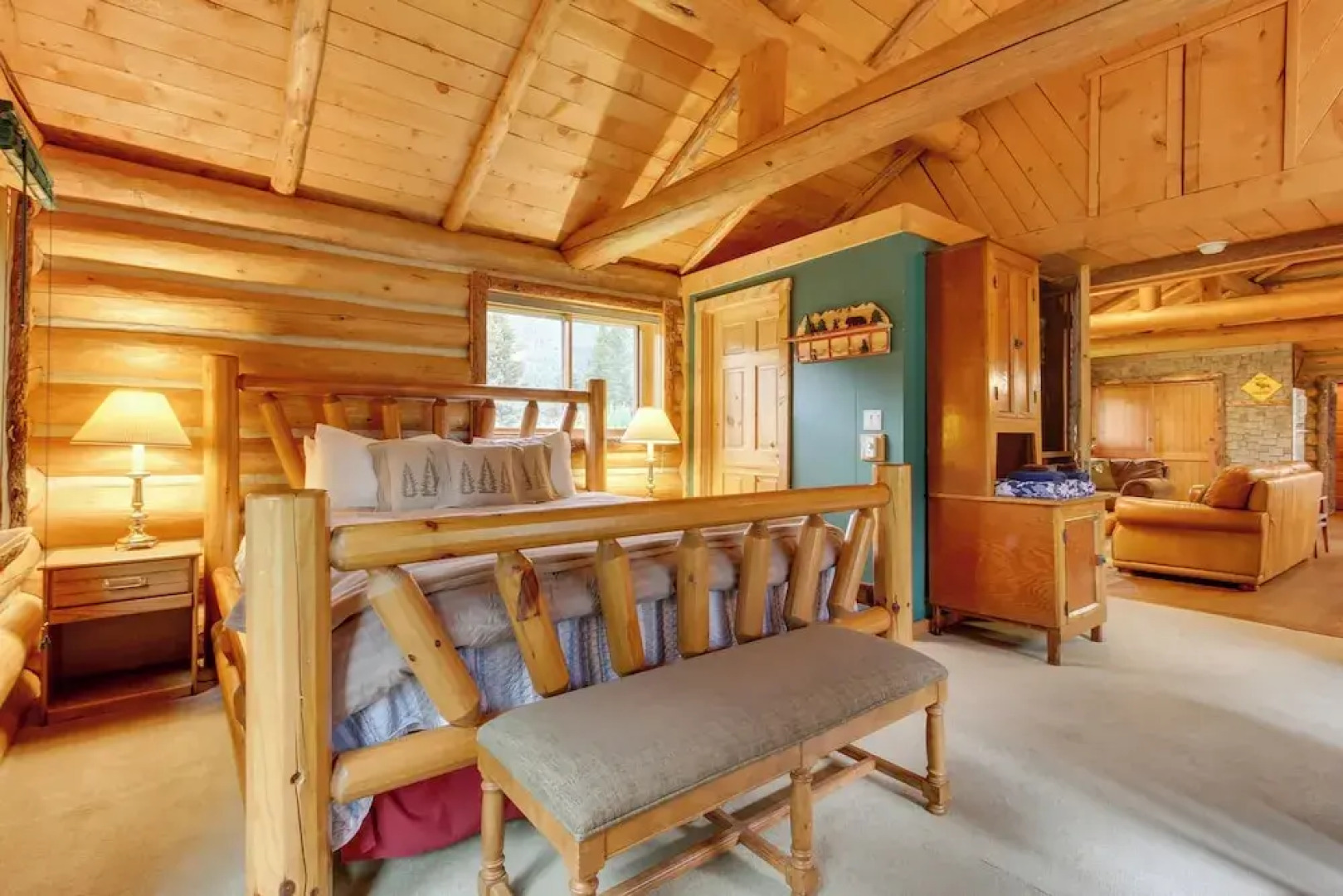 Scenic Montana Cabin Rental ~ 1 Mi to Yellowstone!