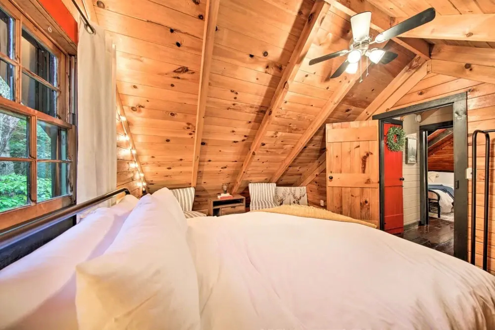 Charming Blue Ridge Mountain Cabin w/ Hot Tub