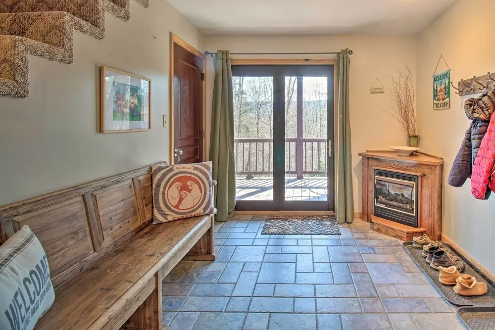 Cabin w/ Decks & Fire Pit Near Lost River!