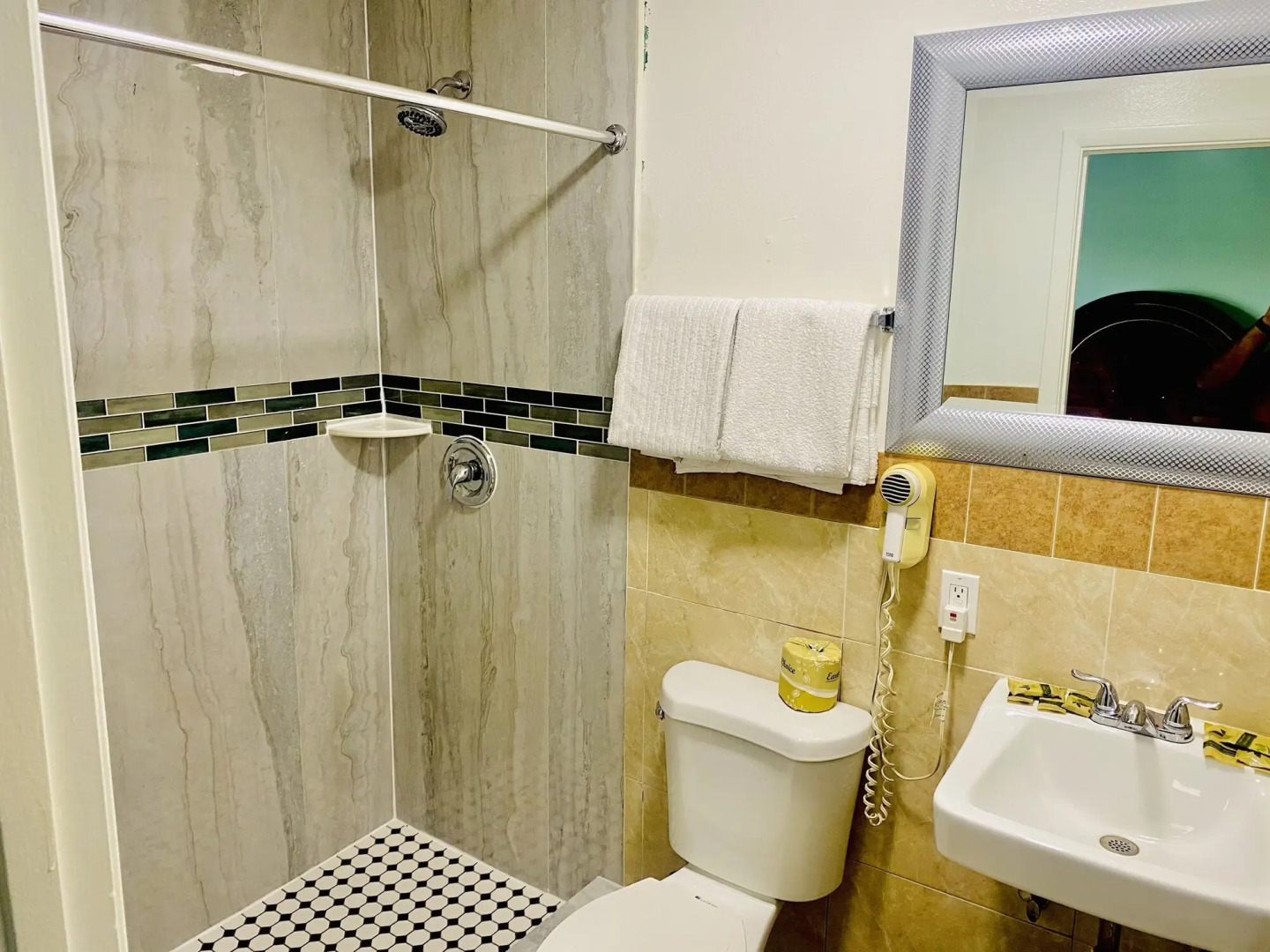 A Fisher's Inn Motel