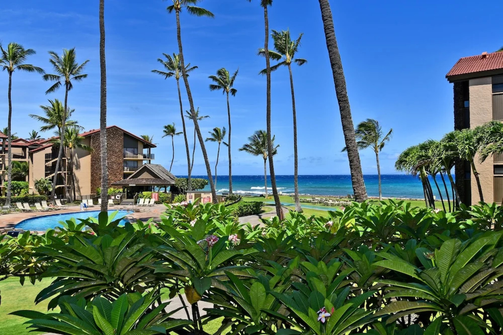 Papakea #b207 Studio Bedroom Condo by RedAwning