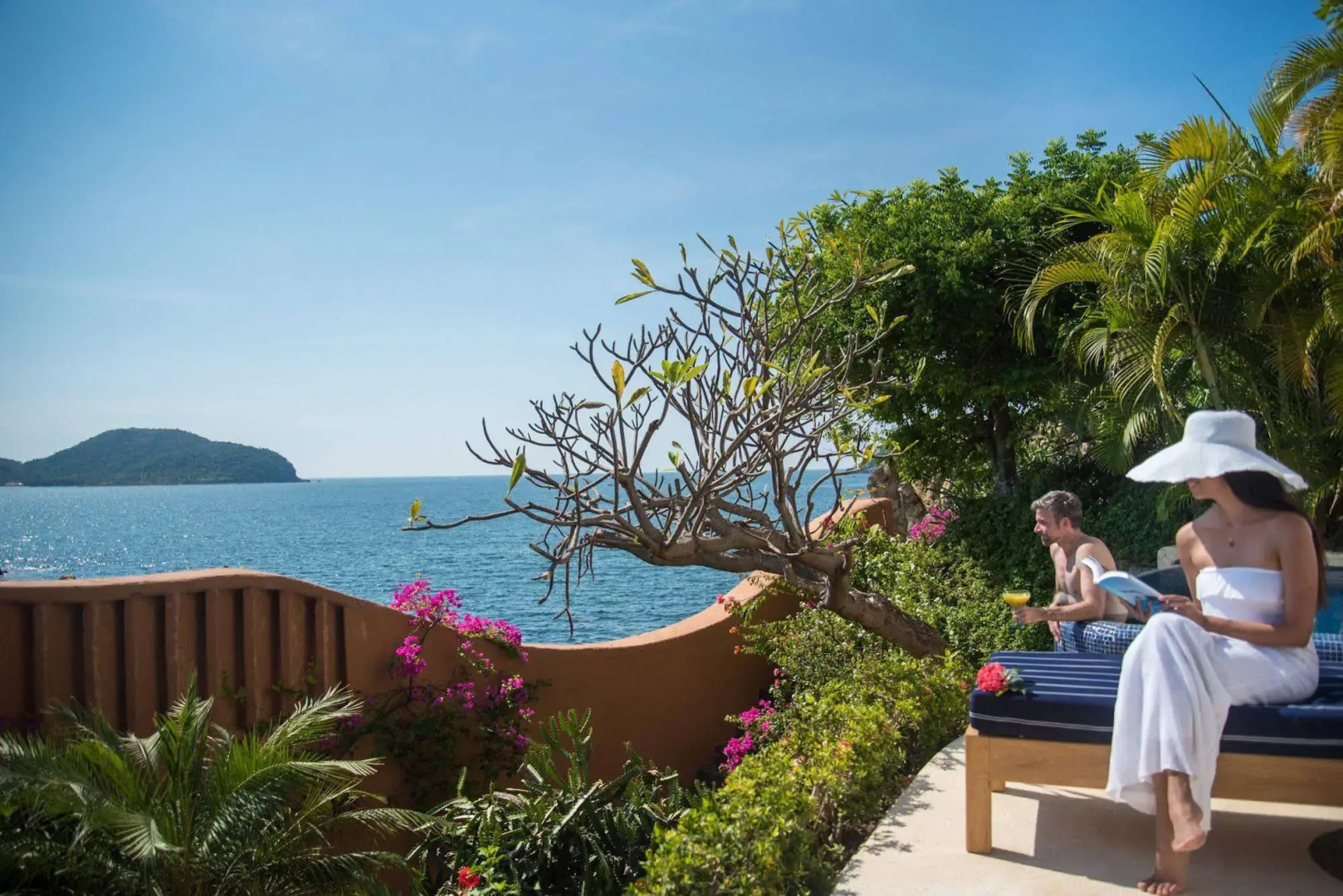 Villa El Murmullo by La Casa Que Canta