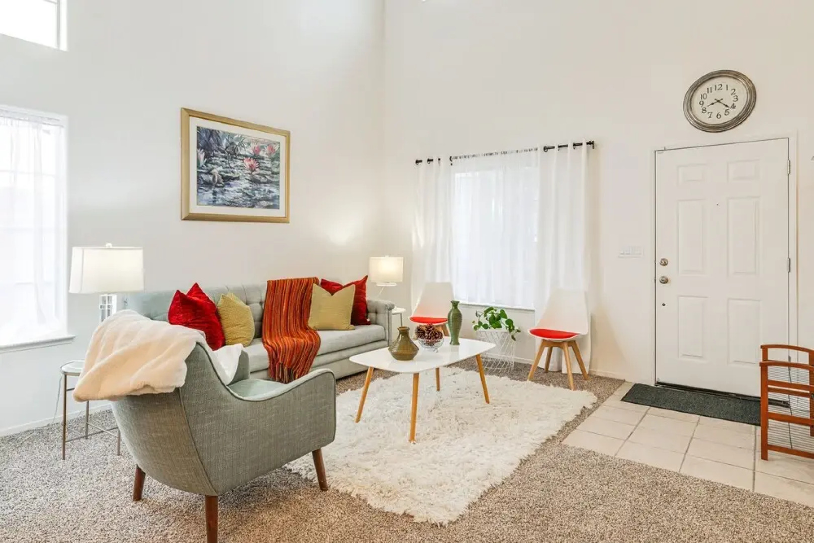 Spacious Los Banos Home w/ Patio - Dogs Welcome!