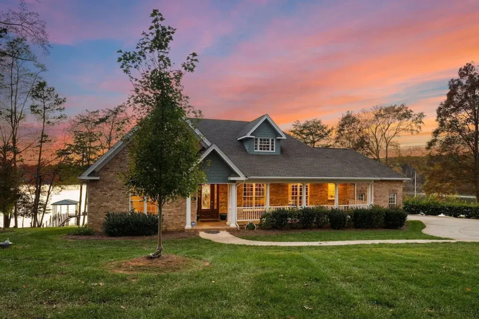 Sunset Pointe by Avantstay Waterfront Beach Fire Pit Sleeps 14 5bdr 4BA