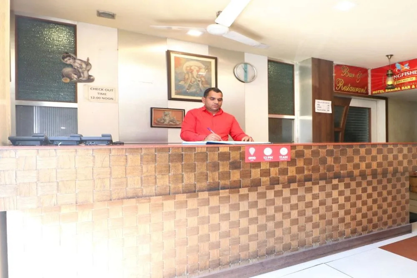 Oyo 30127 Hotel Sabina International