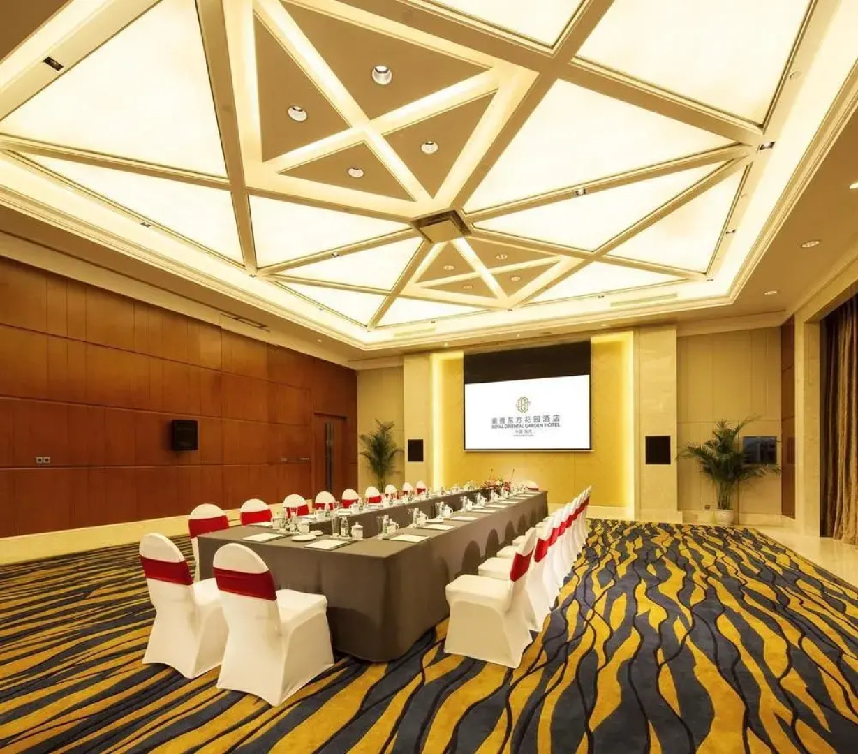 Royal Oriental Garden Hotel