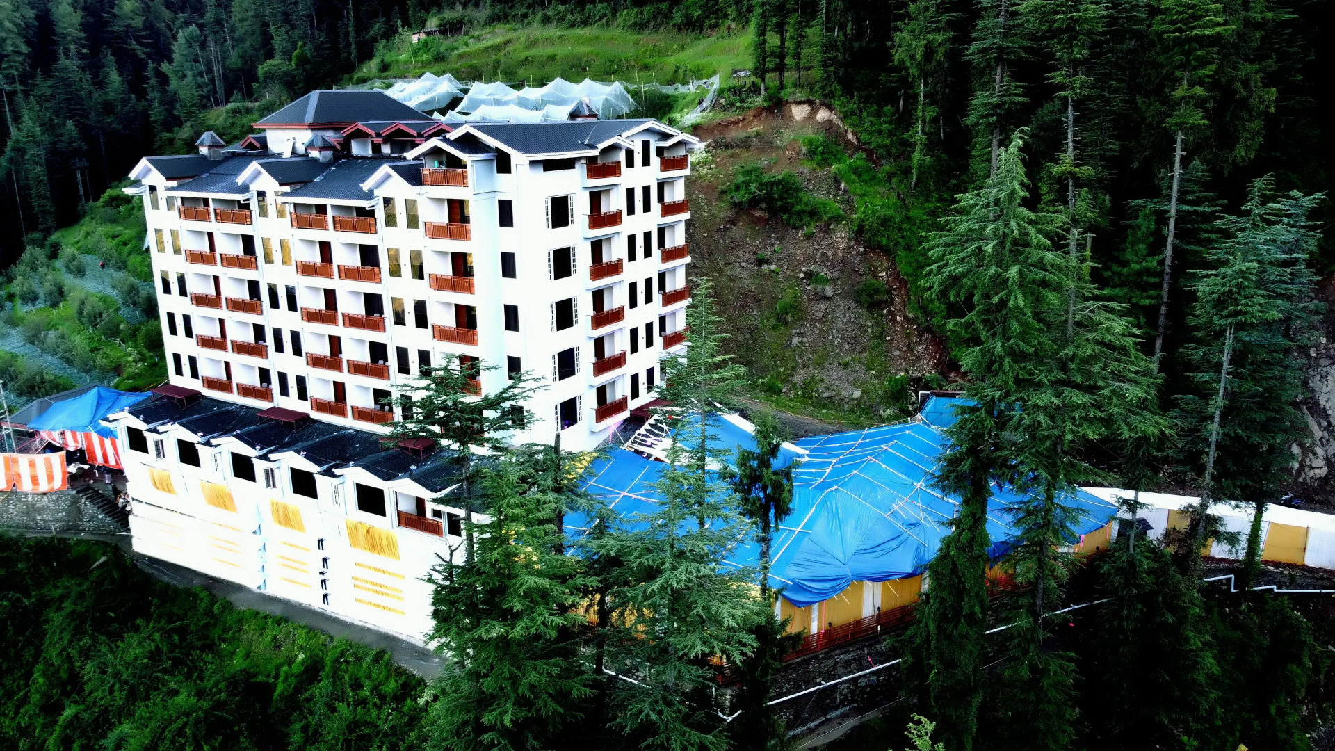 The Jungle Mountain Retreat