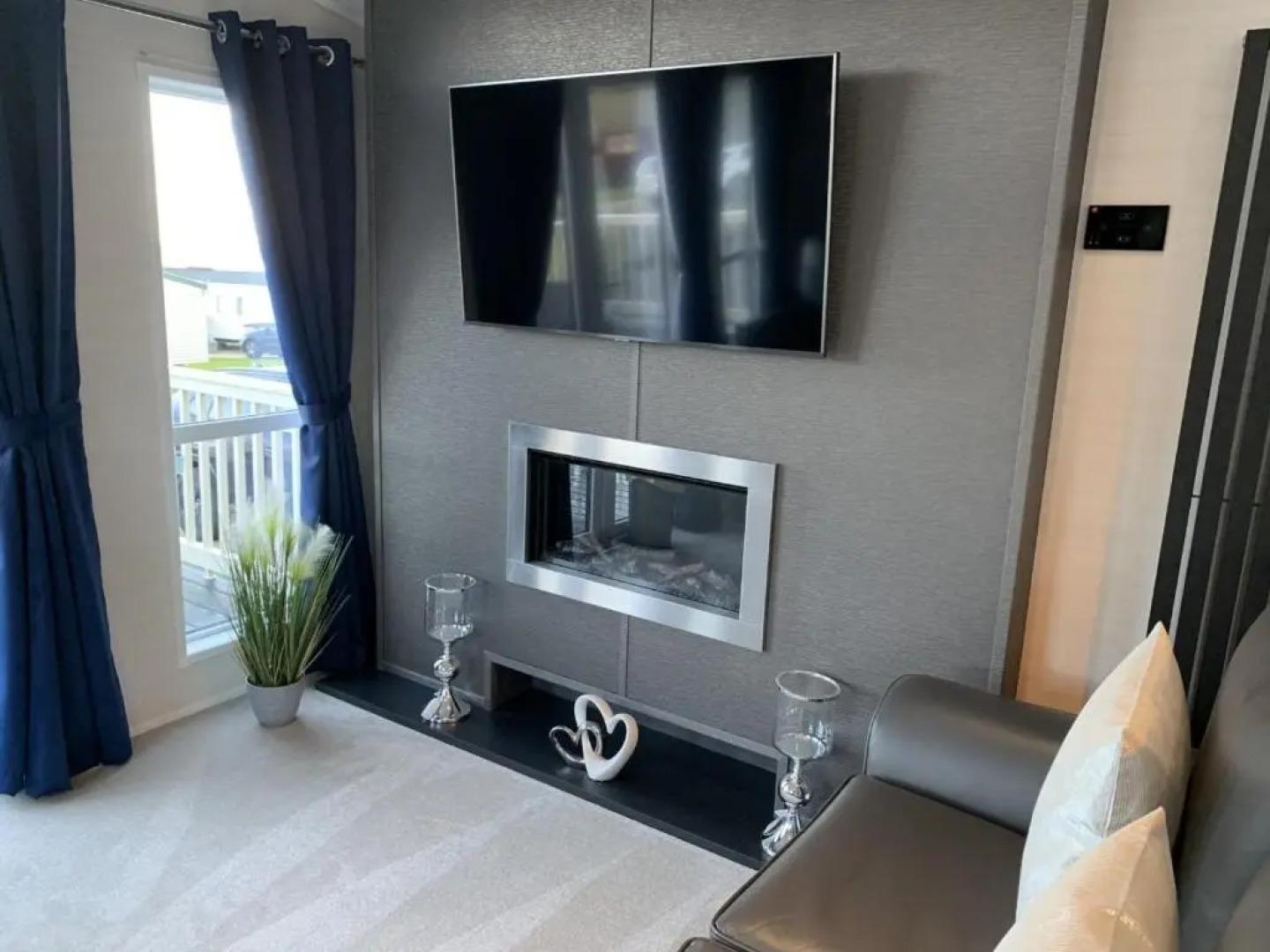 Lola Lodge - Luxury Hot Tub Retreat