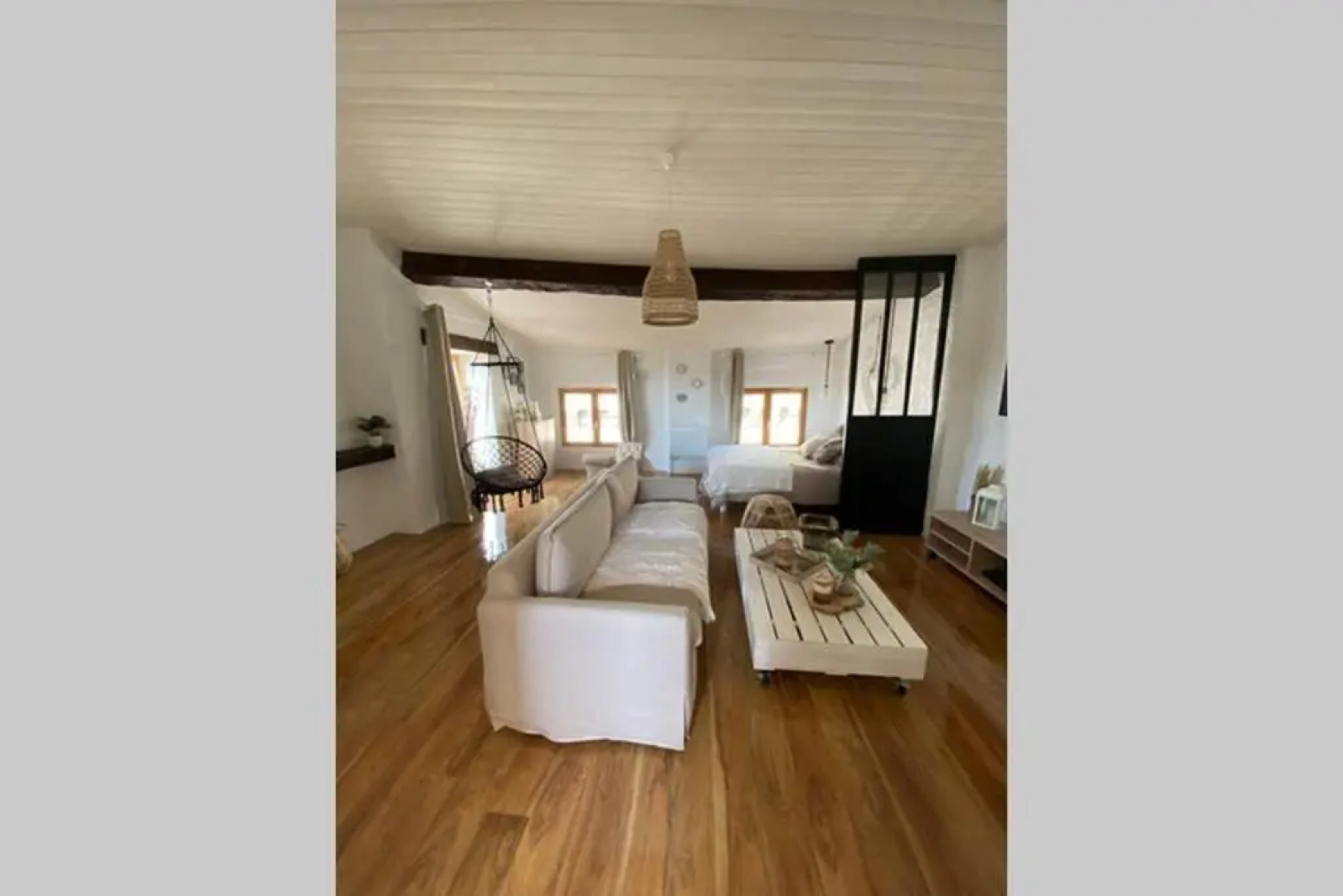 Le Pilori - Centre Historique, en face du musée du Pilori, à 2mn à pied de l'hyper centre et proche toutes commodités, WIFI-Netflix