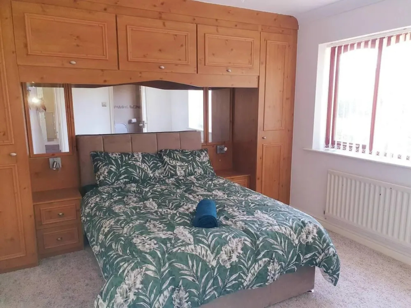 Lovely 4-bed , 3 Bath Villa in Bolton, Manchester