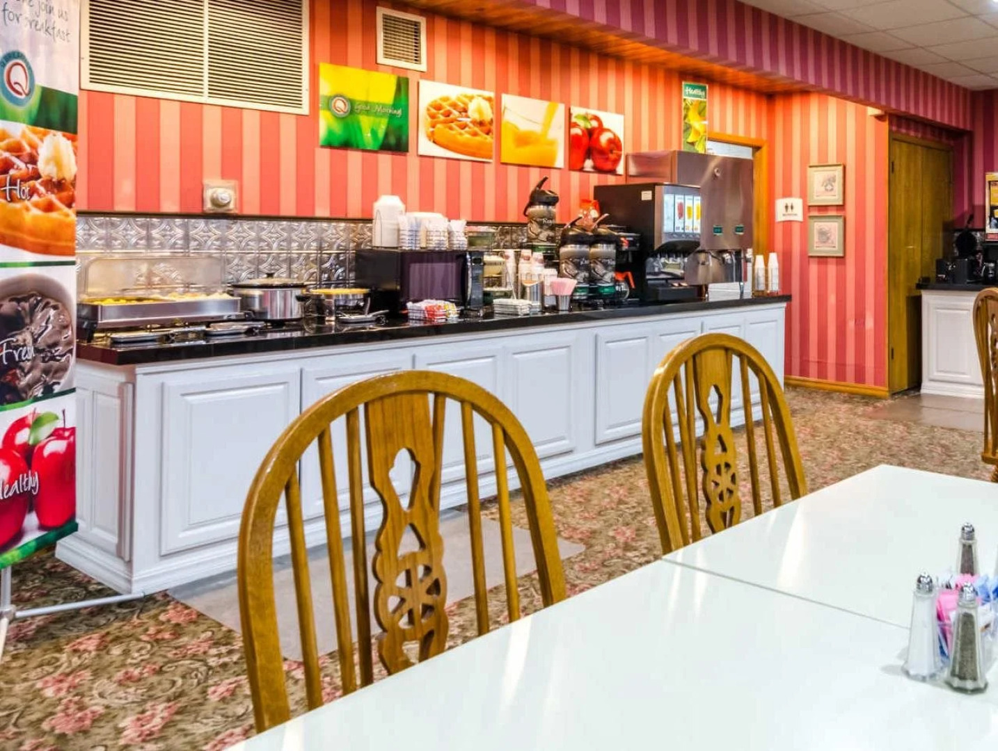 Econo Lodge Inn & Suites Oconto