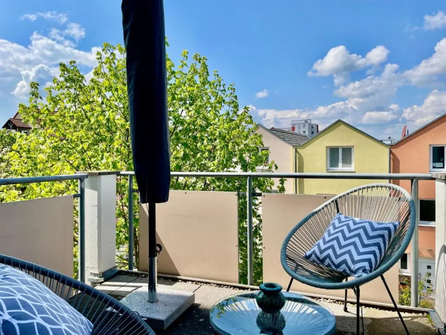 Holiday Business Apartment I 2,5 room I 60qm I Highspeed WLAN l near City and Fair I Automobil und Tech-Company