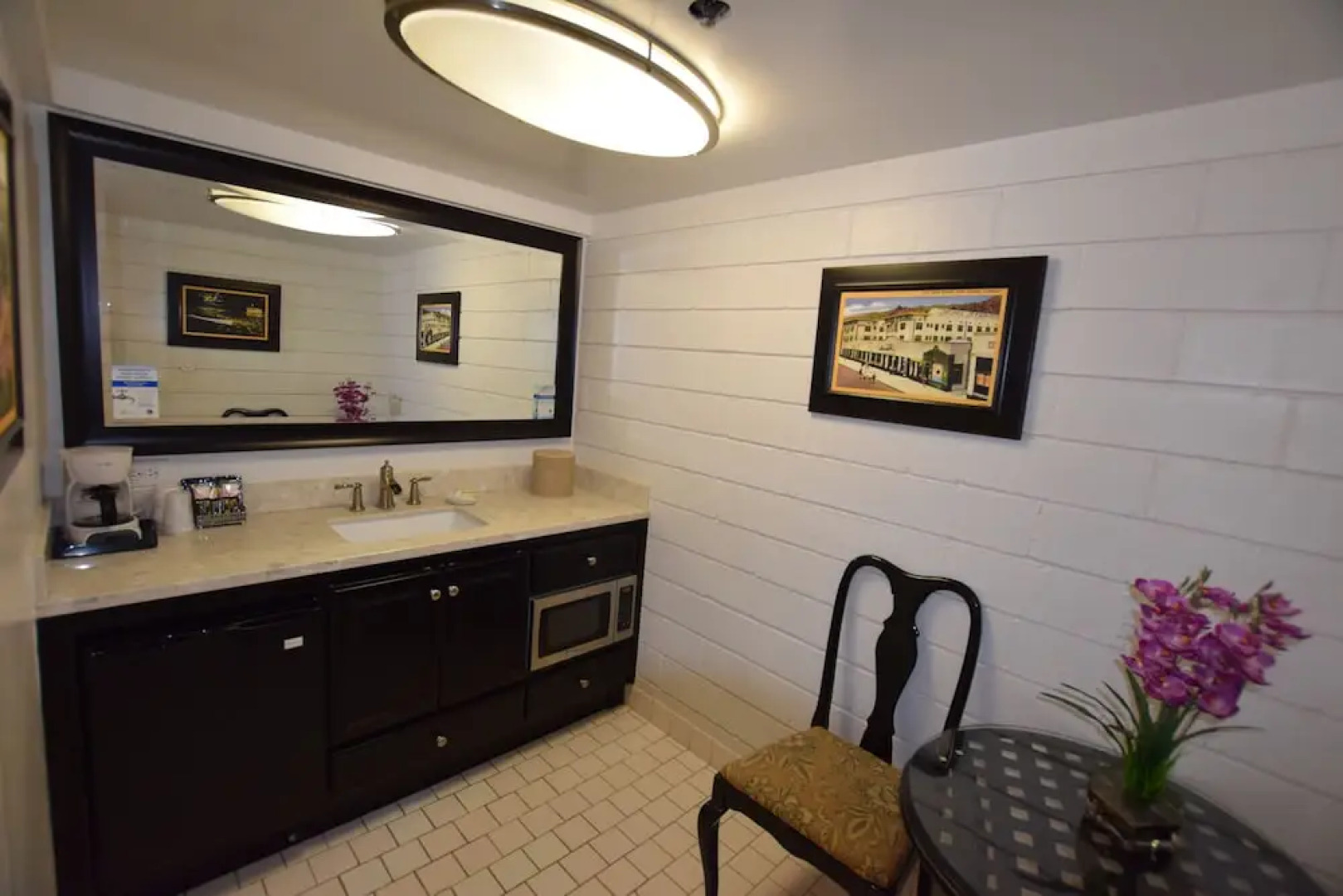 Catalina Courtyard Suites