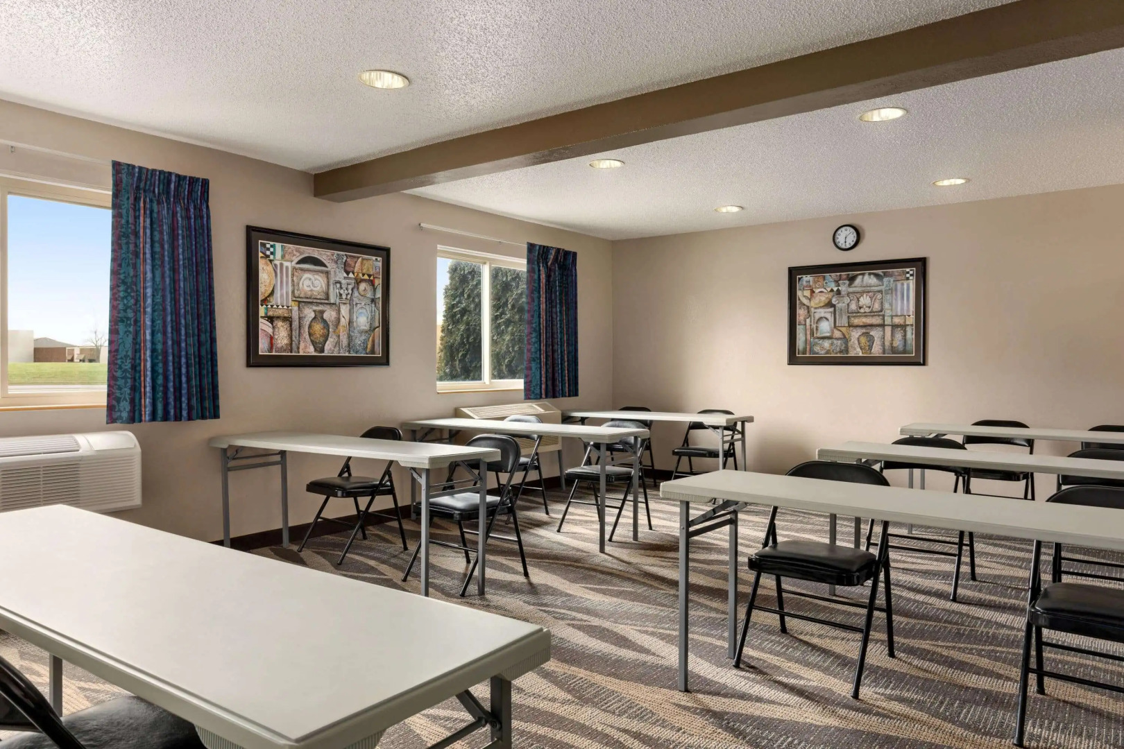 Super 8 by Wyndham Joliet I-55 N/Chicago