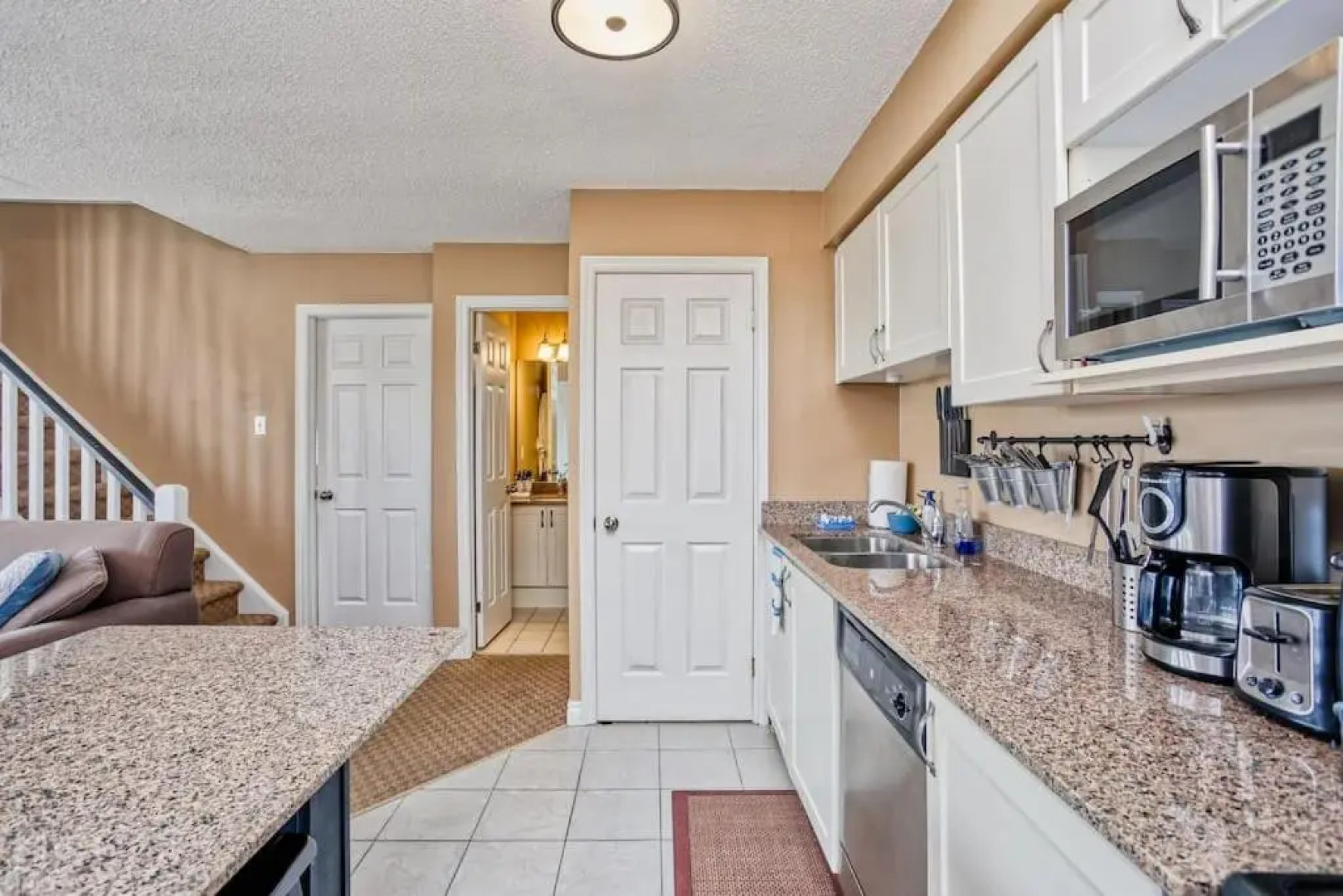 Mountainside 2 bed 2 bath with laundry 79249